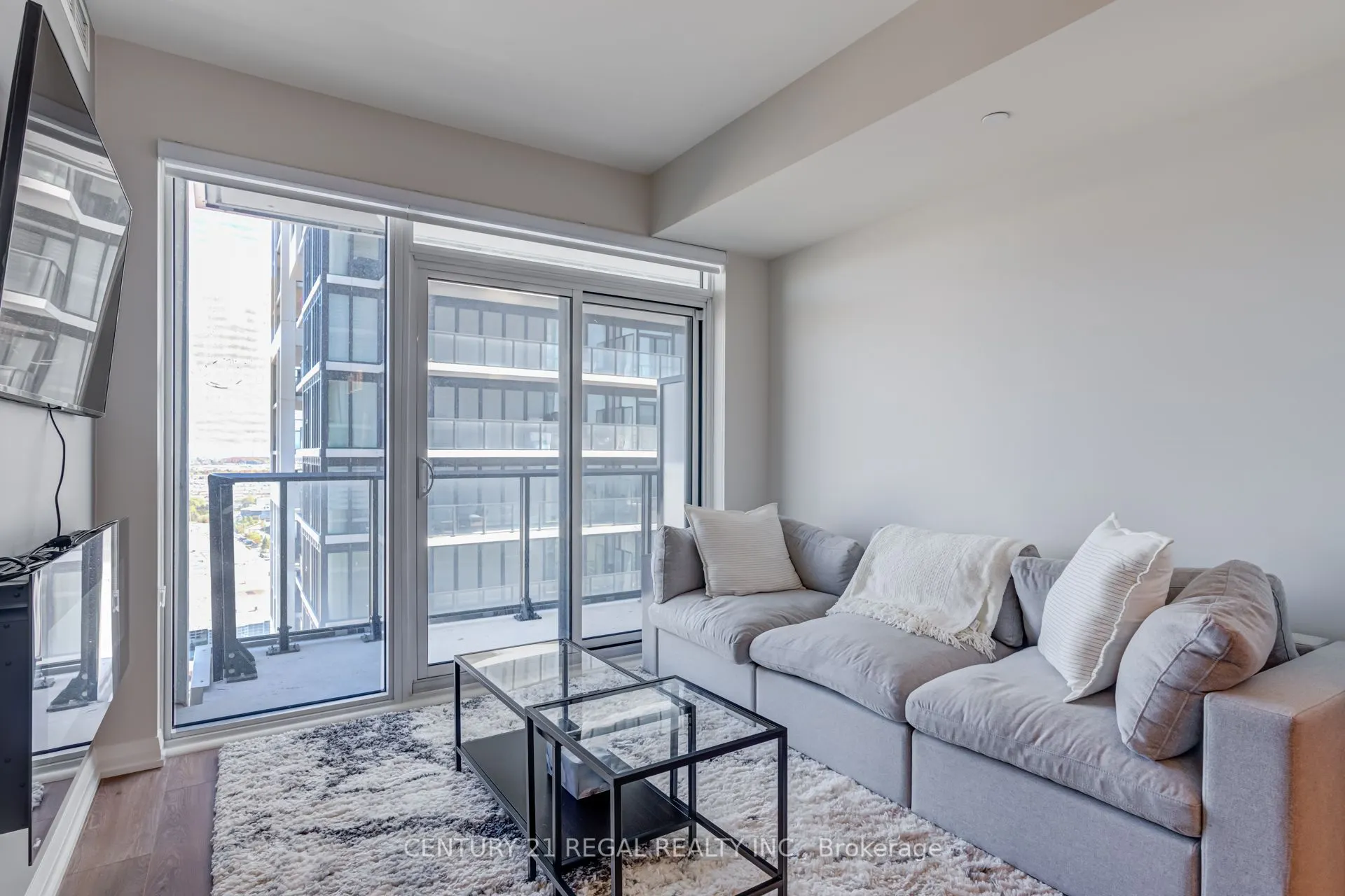 9000 Jane Street, #2125