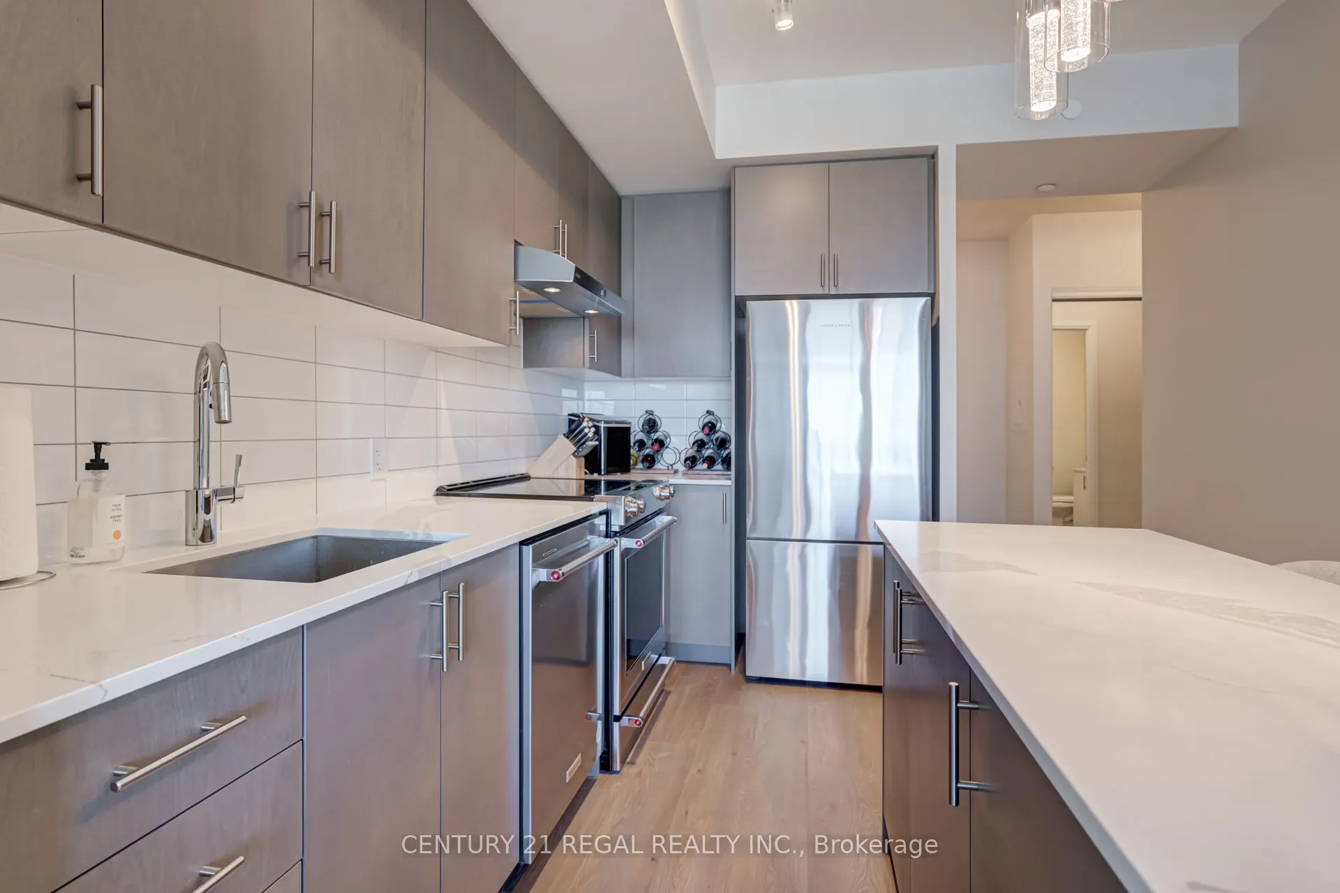 9000 Jane Street, #2125