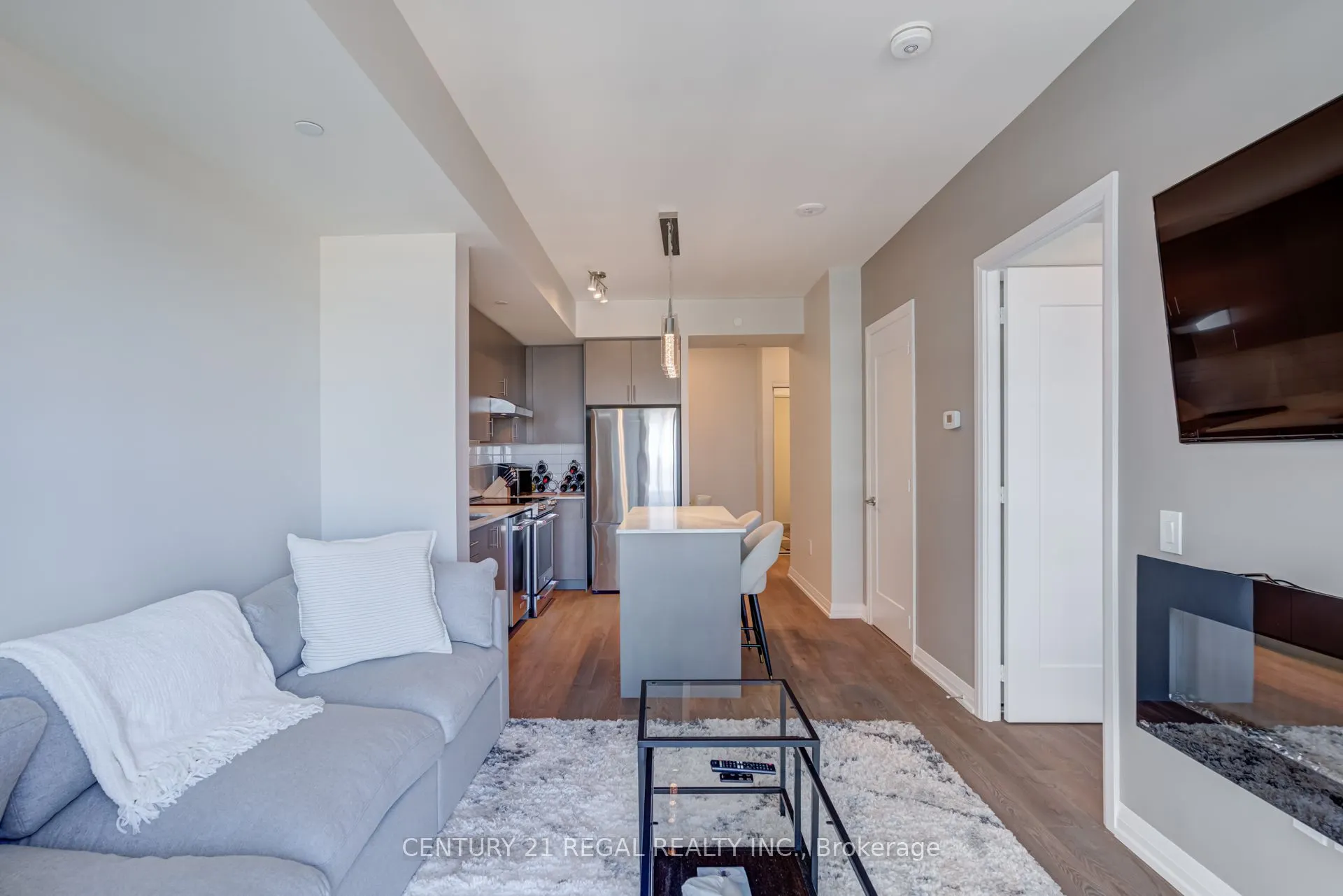 9000 Jane Street, #2125
