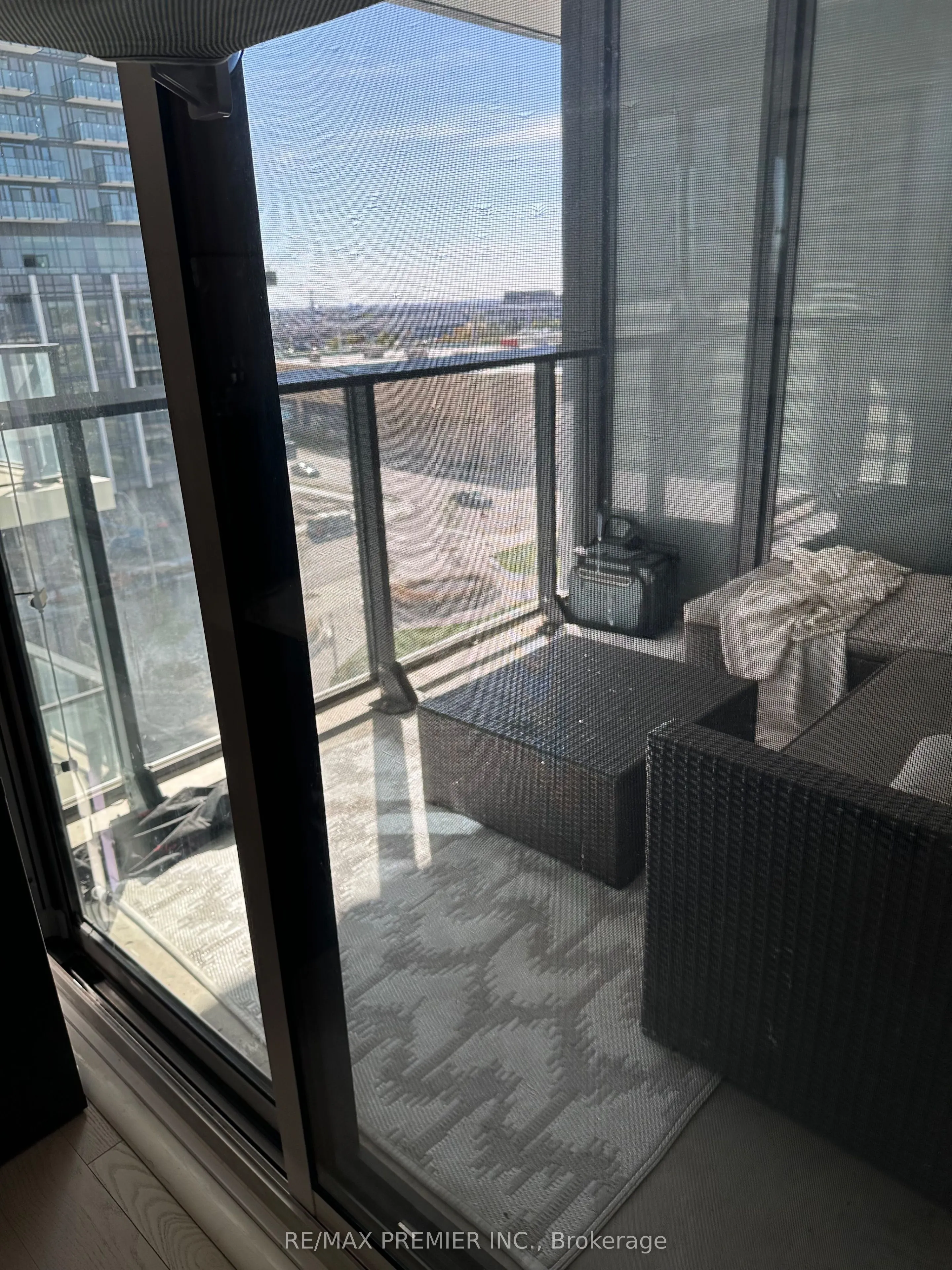 9000 Jane Street, #607