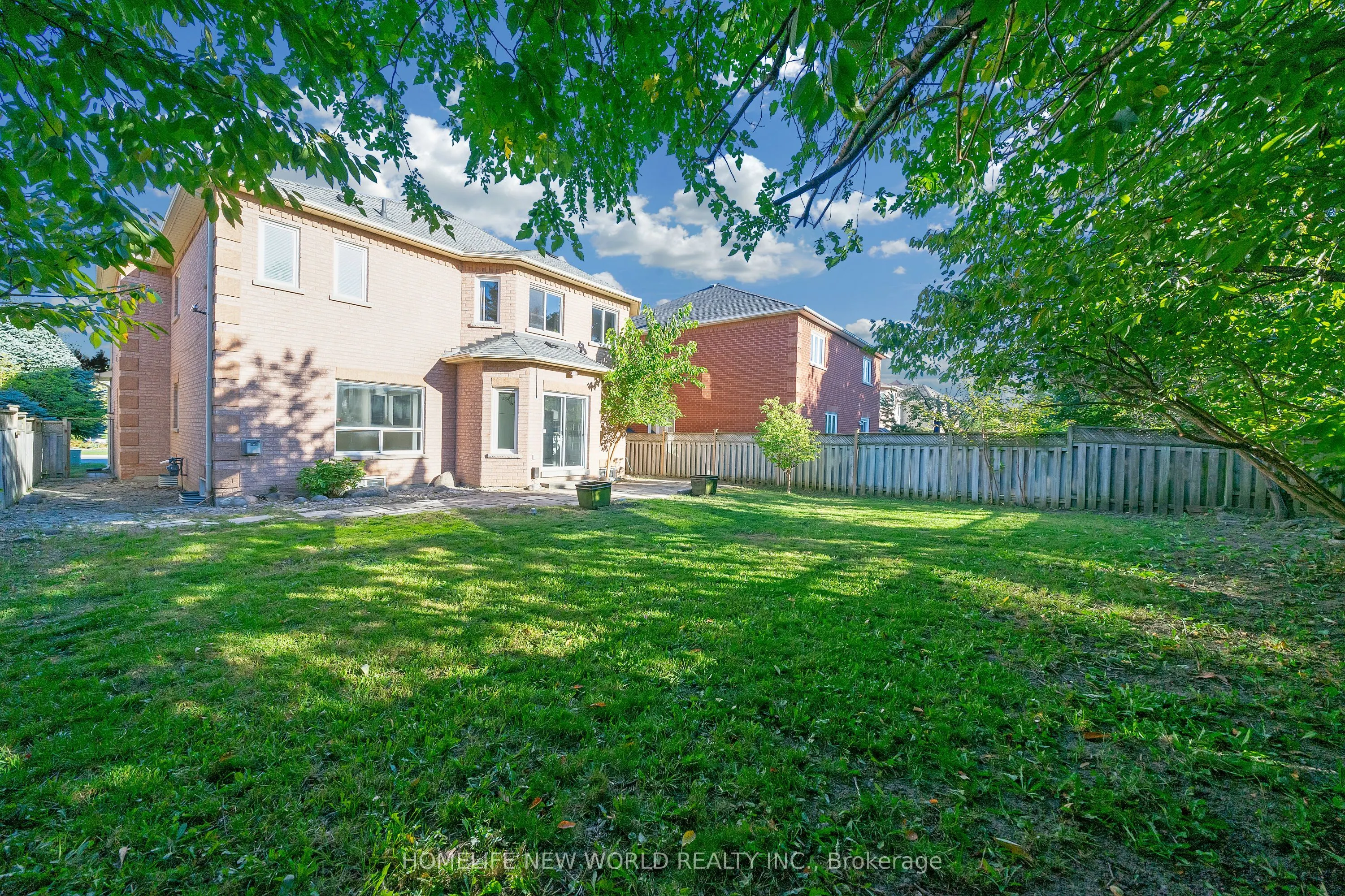 99 Clarendon Drive