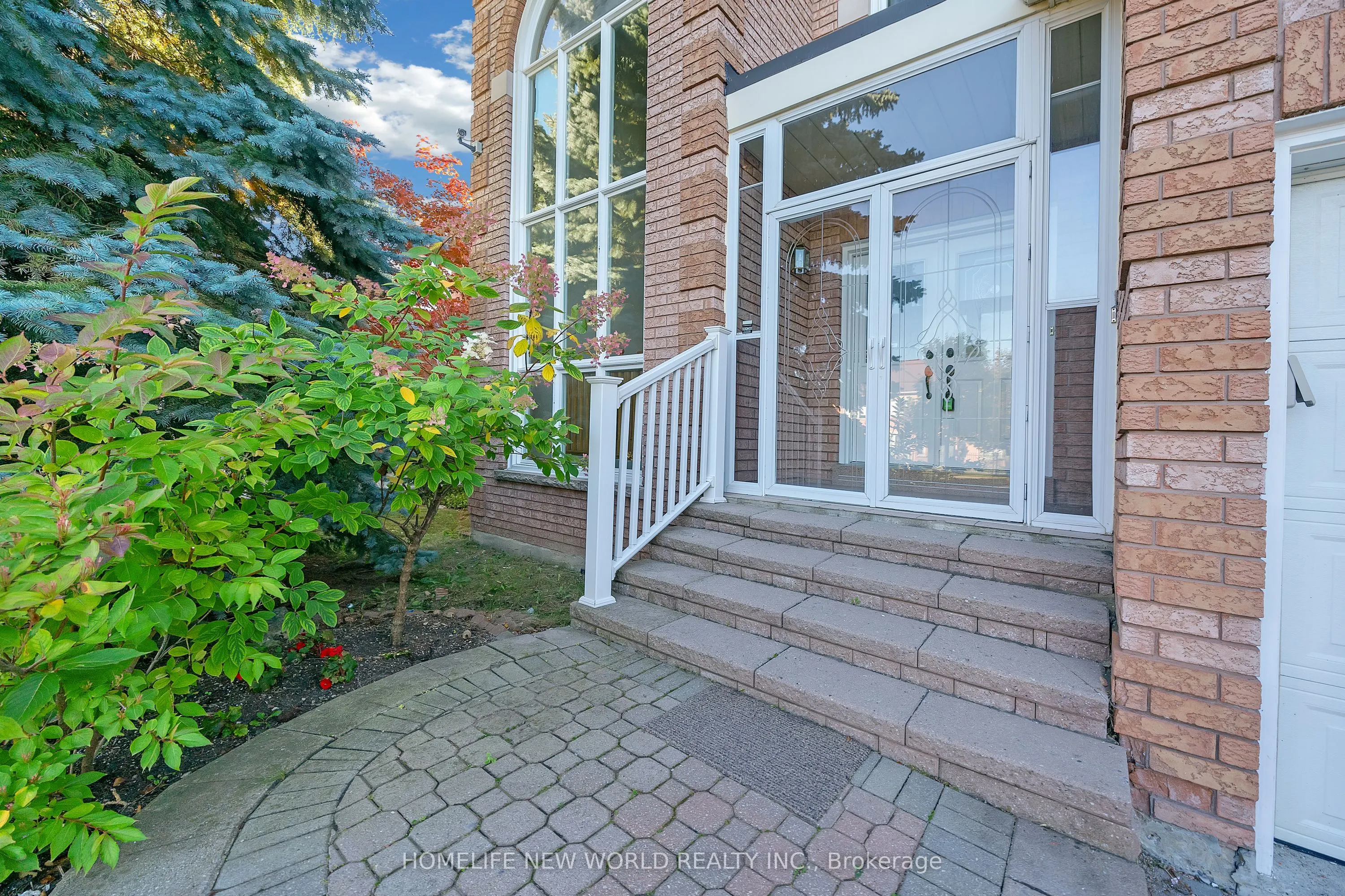 99 Clarendon Drive