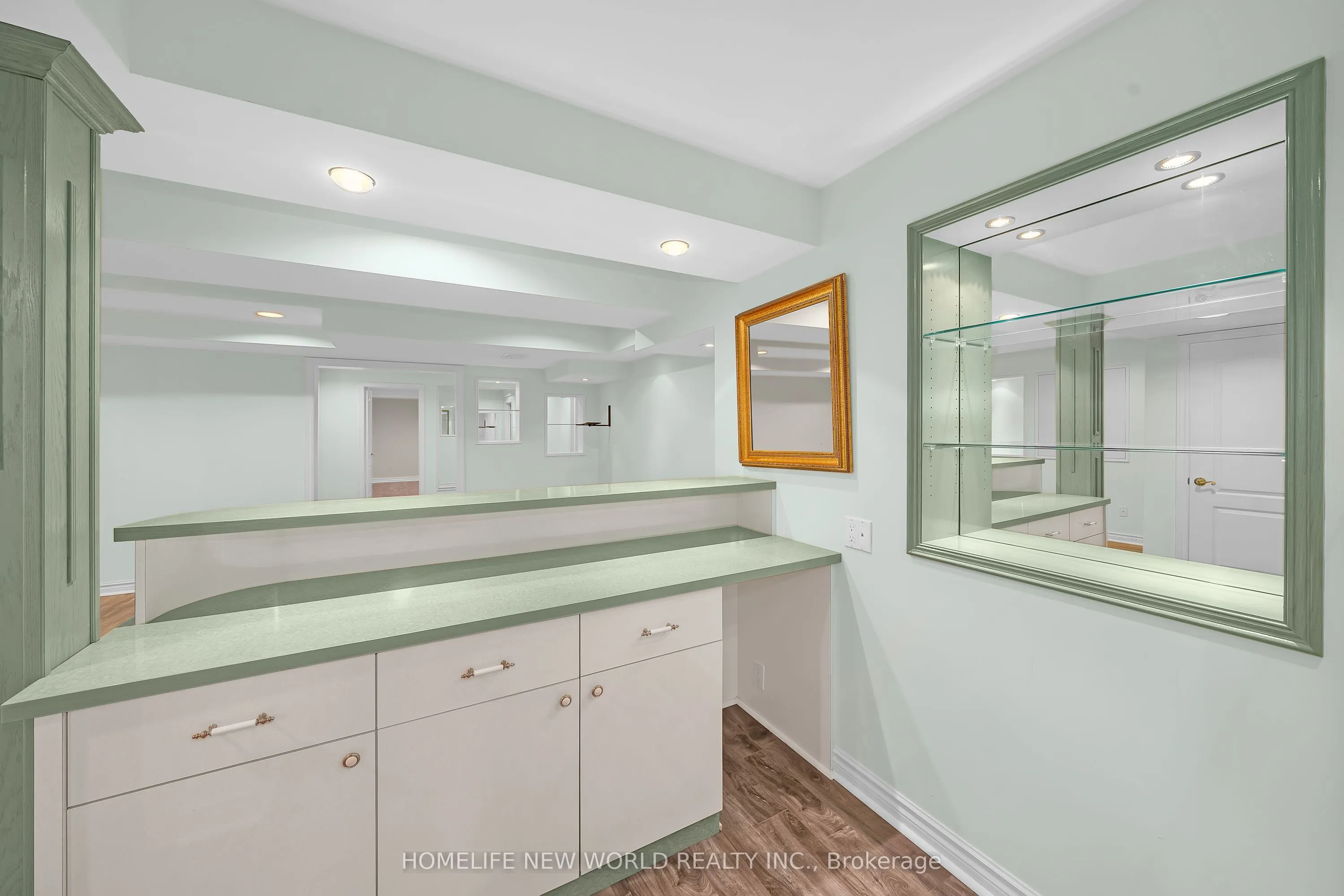 99 Clarendon Drive