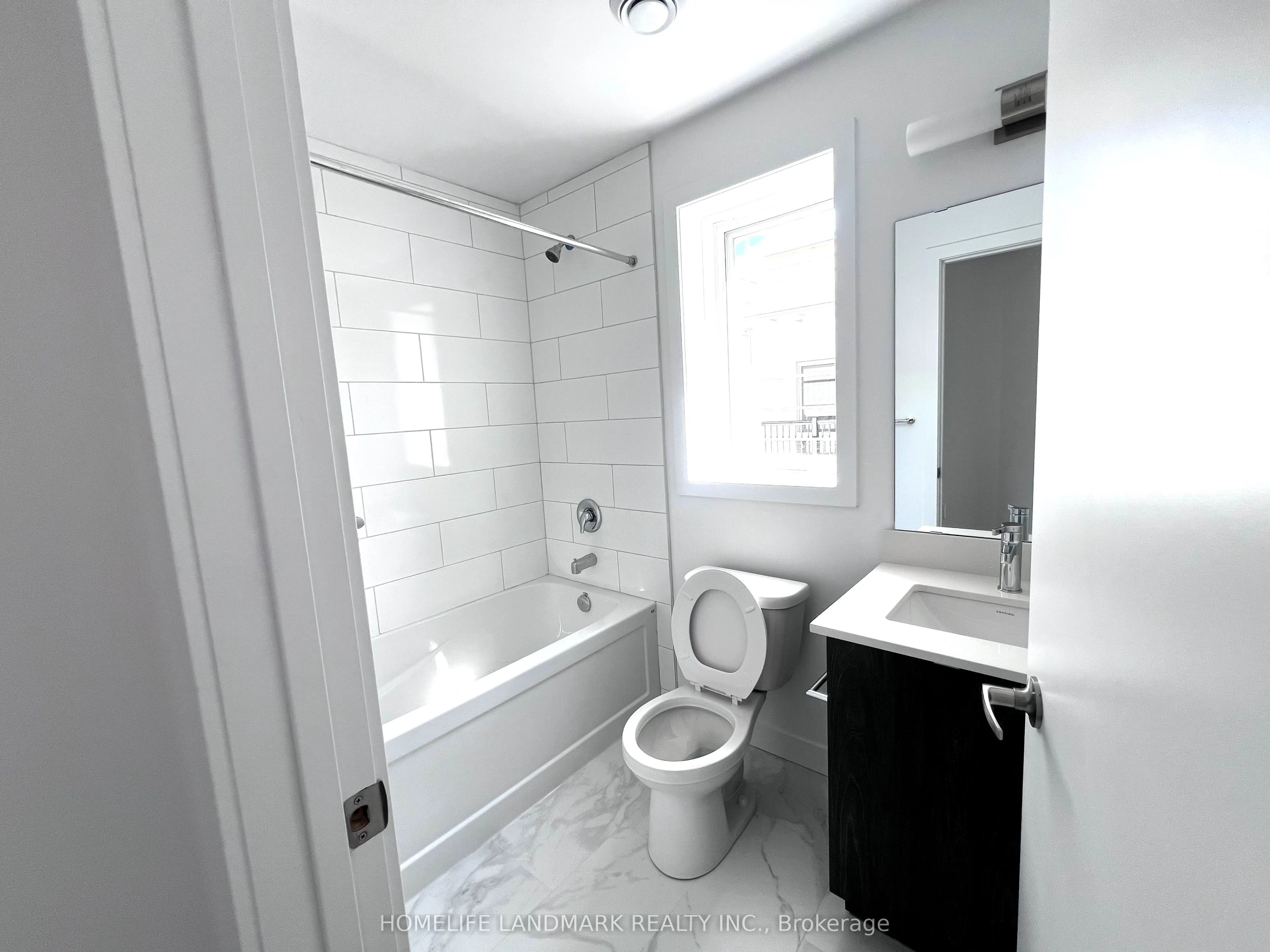 3 Bancroft Lane E, #214