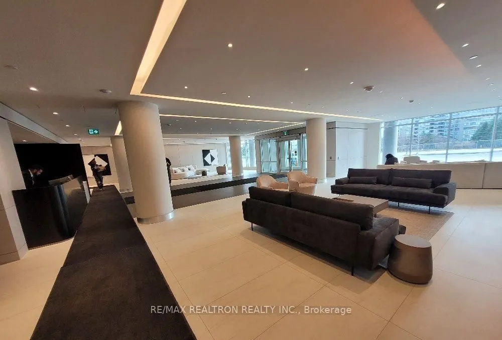 30 Upper Mall Way, #A2308