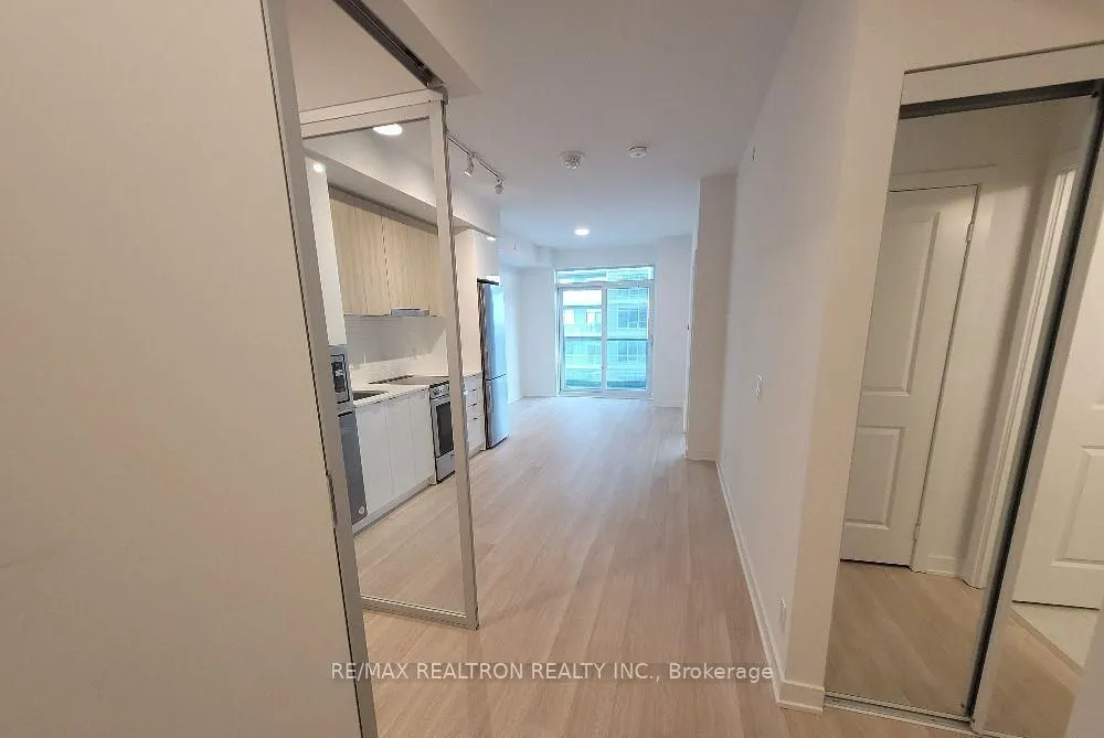 30 Upper Mall Way, #A2308