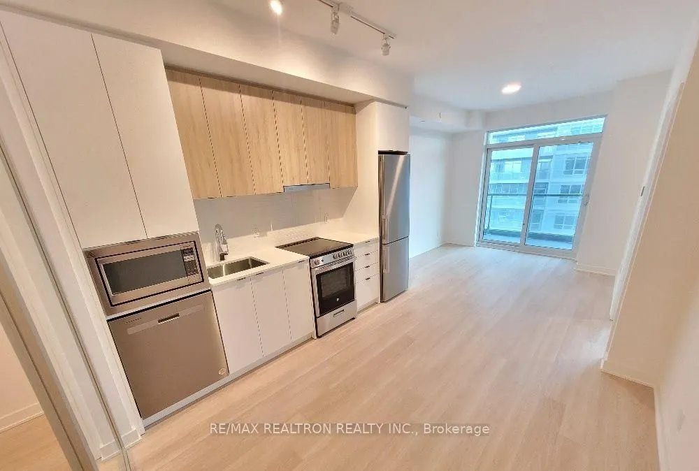 30 Upper Mall Way, #A2308