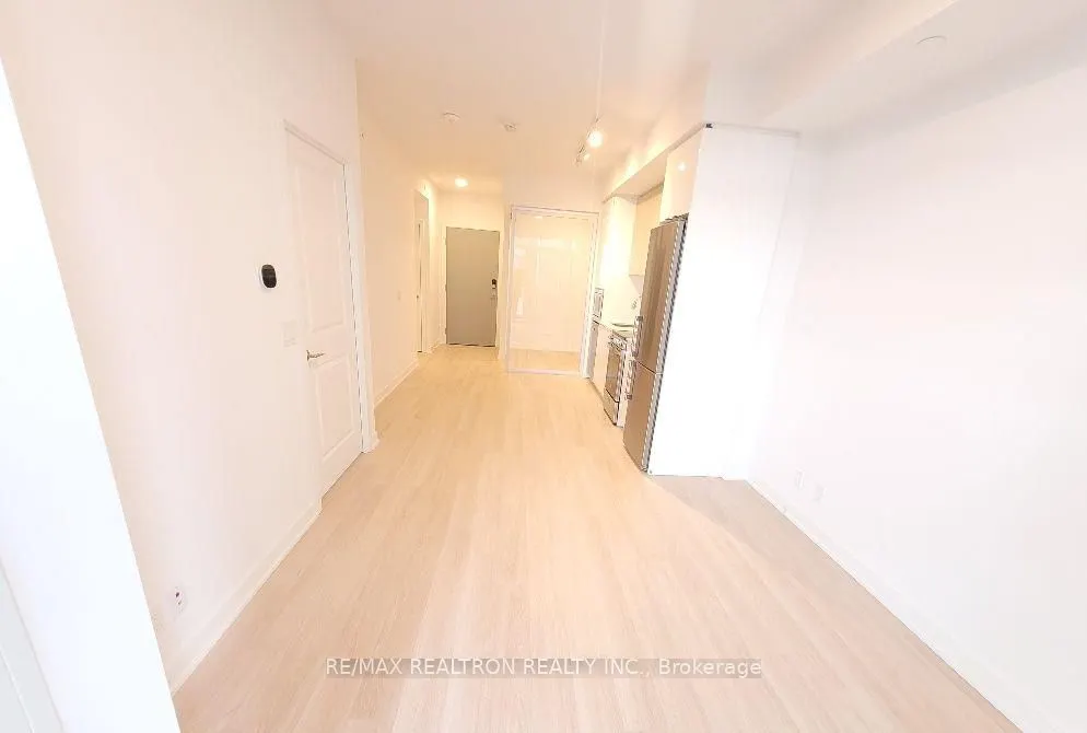 30 Upper Mall Way, #A2308