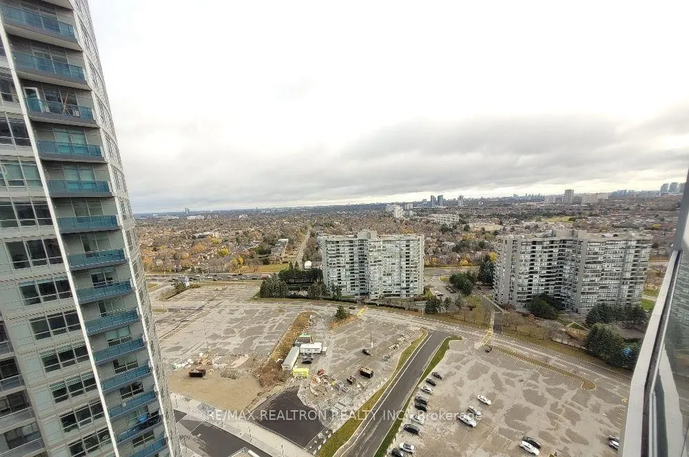 30 Upper Mall Way, #A2308