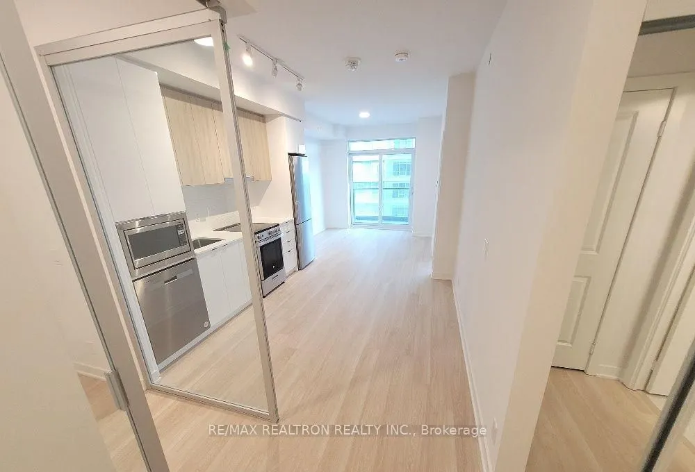 30 Upper Mall Way, #A2308