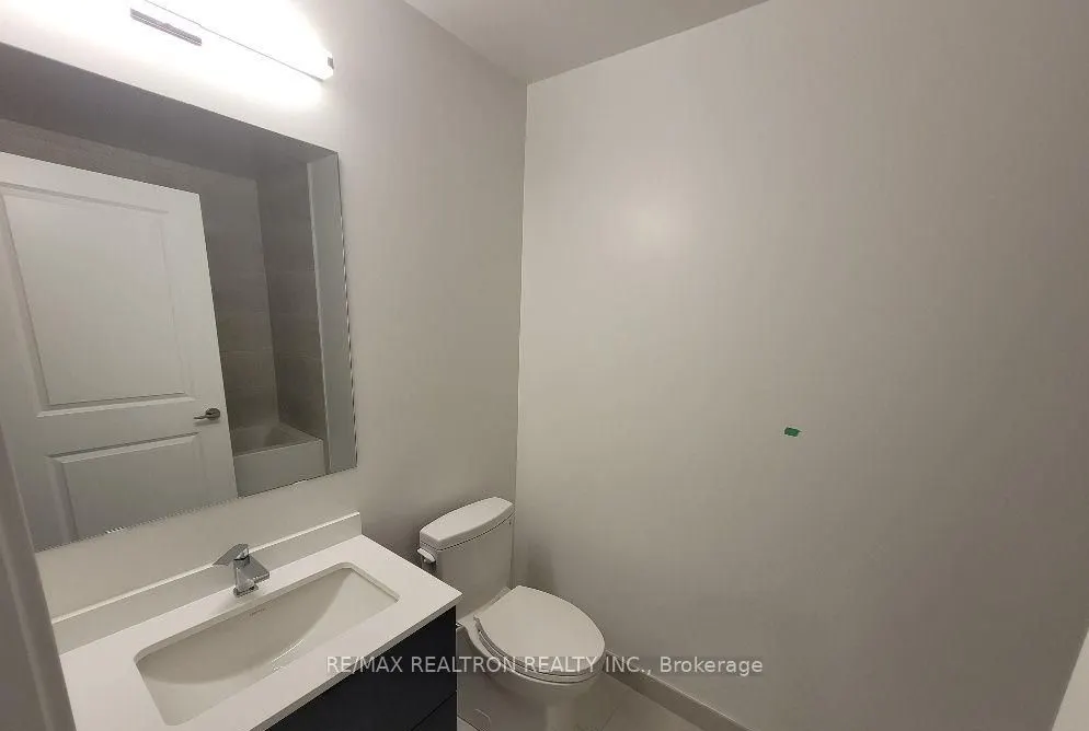 30 Upper Mall Way, #A2308