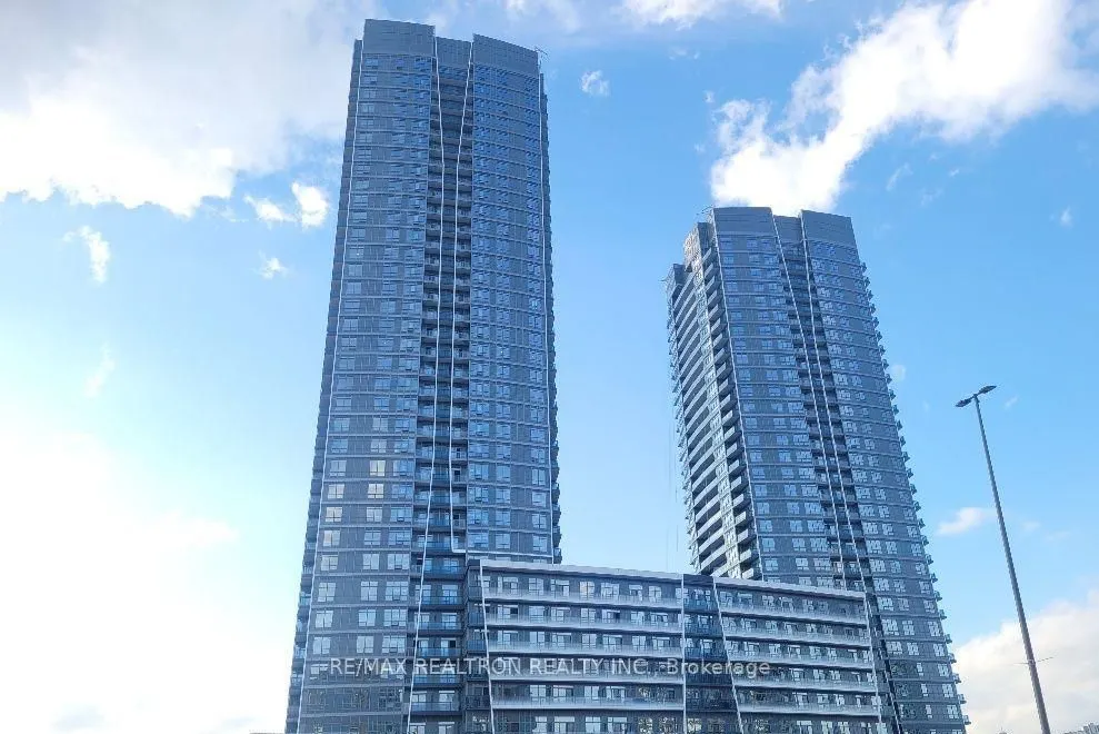 30 Upper Mall Way, #A2308
