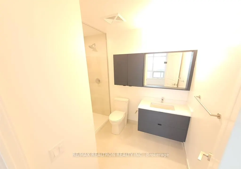 30 Upper Mall Way, #A2308