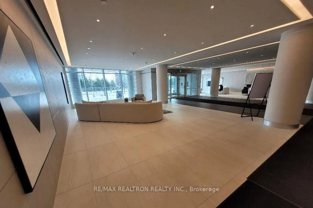 30 Upper Mall Way, #A2308