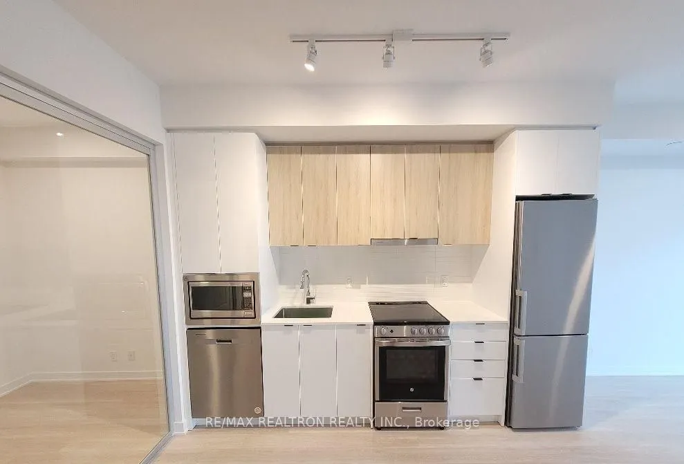30 Upper Mall Way, #A2308