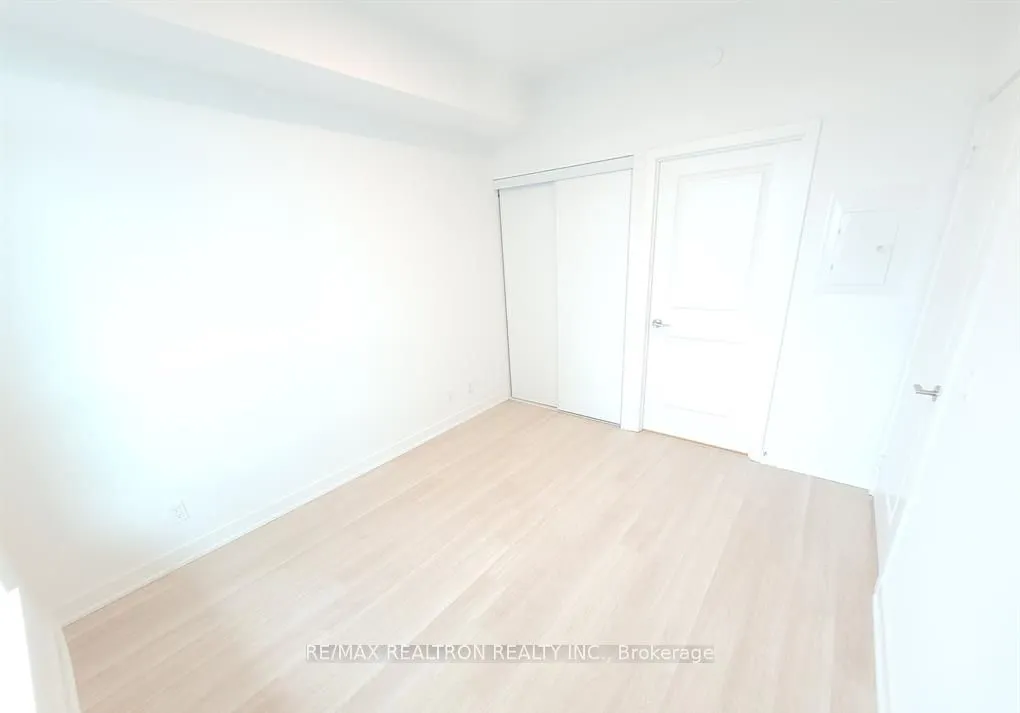 30 Upper Mall Way, #A2308