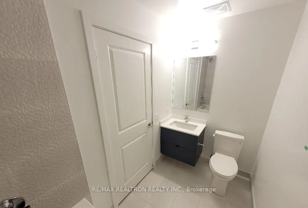 30 Upper Mall Way, #A2308