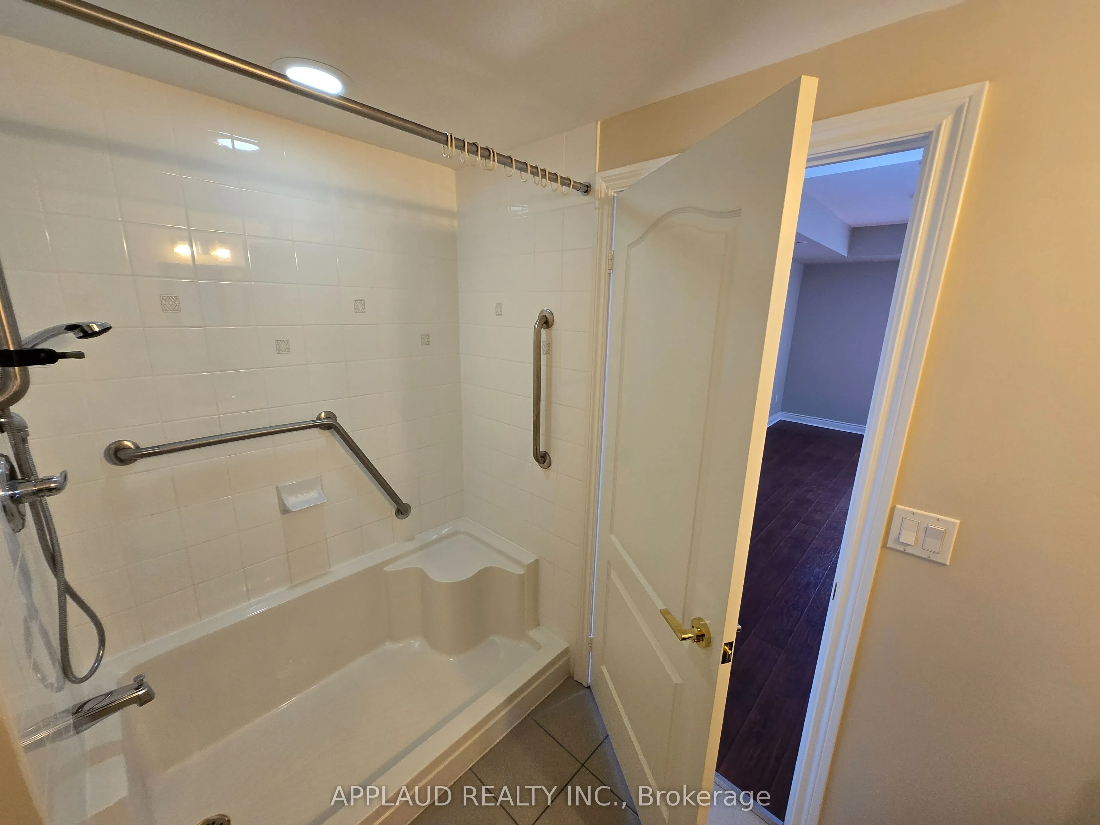 11211 Yonge Street, #B652