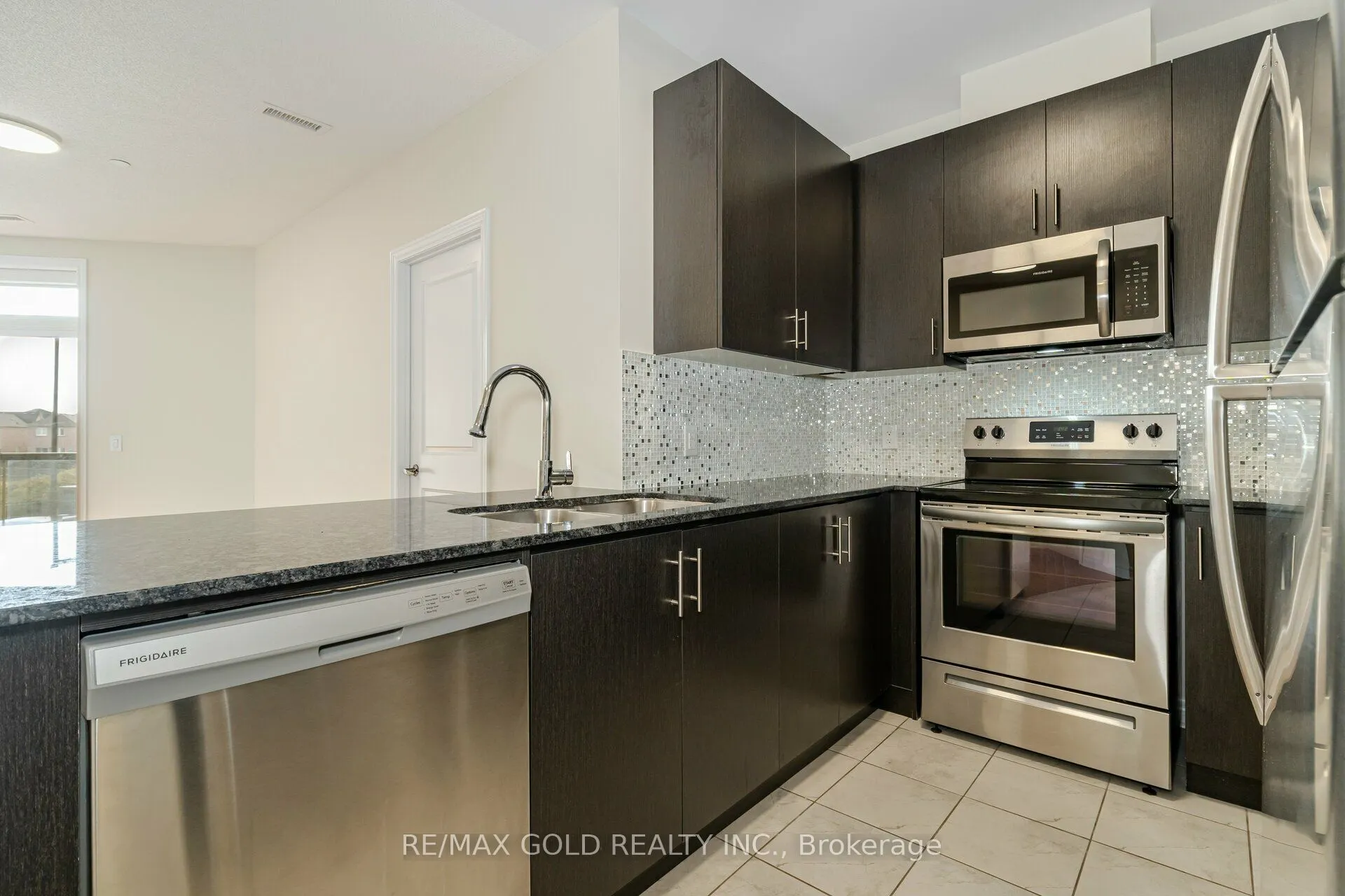 39 New Delhi Drive, #209