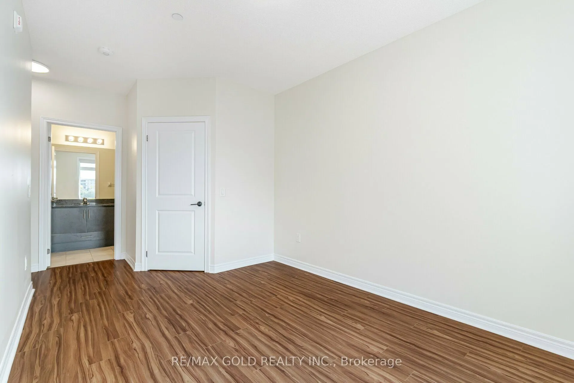 39 New Delhi Drive, #209