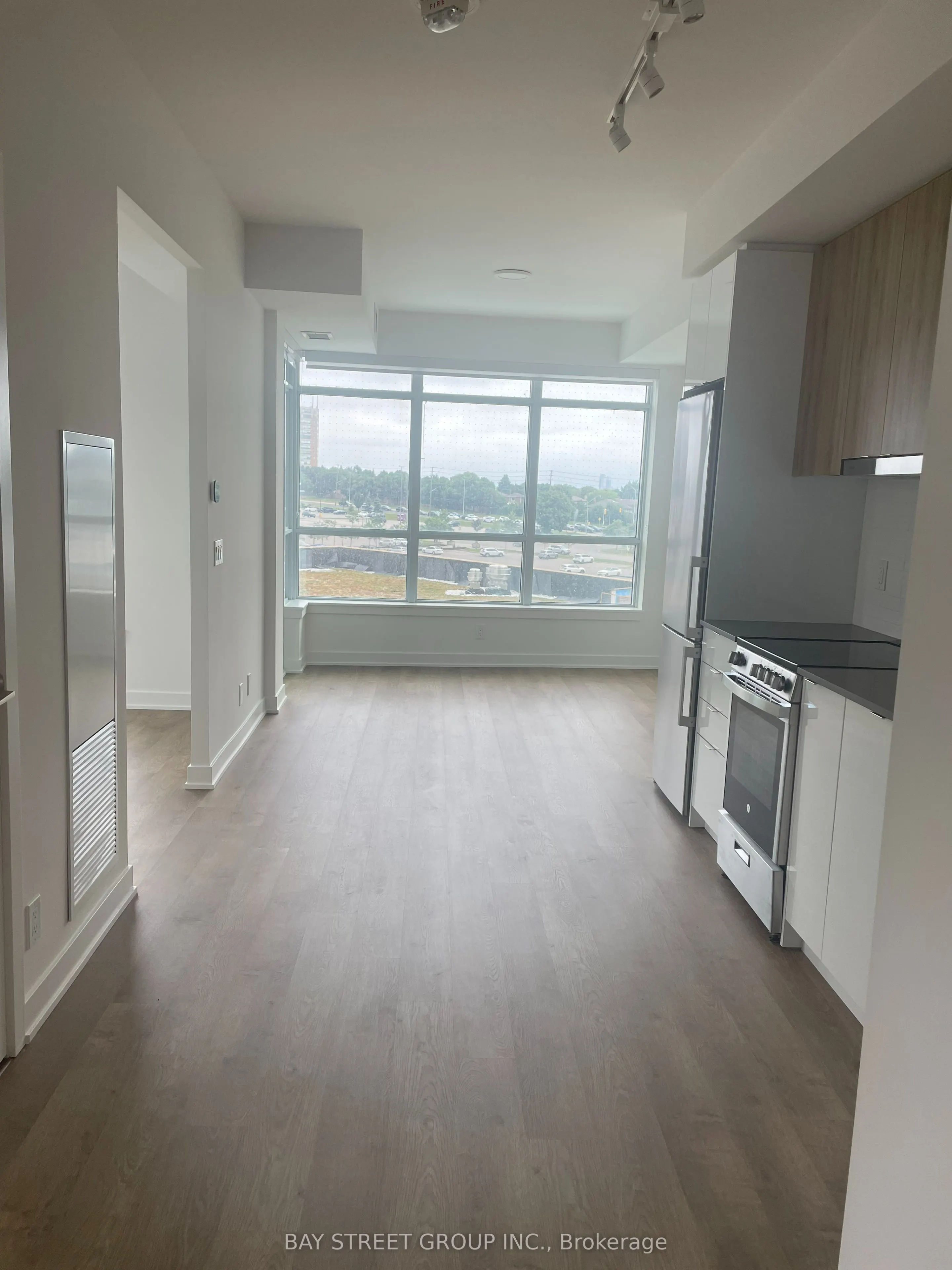 50 Upper Mall Way, #329