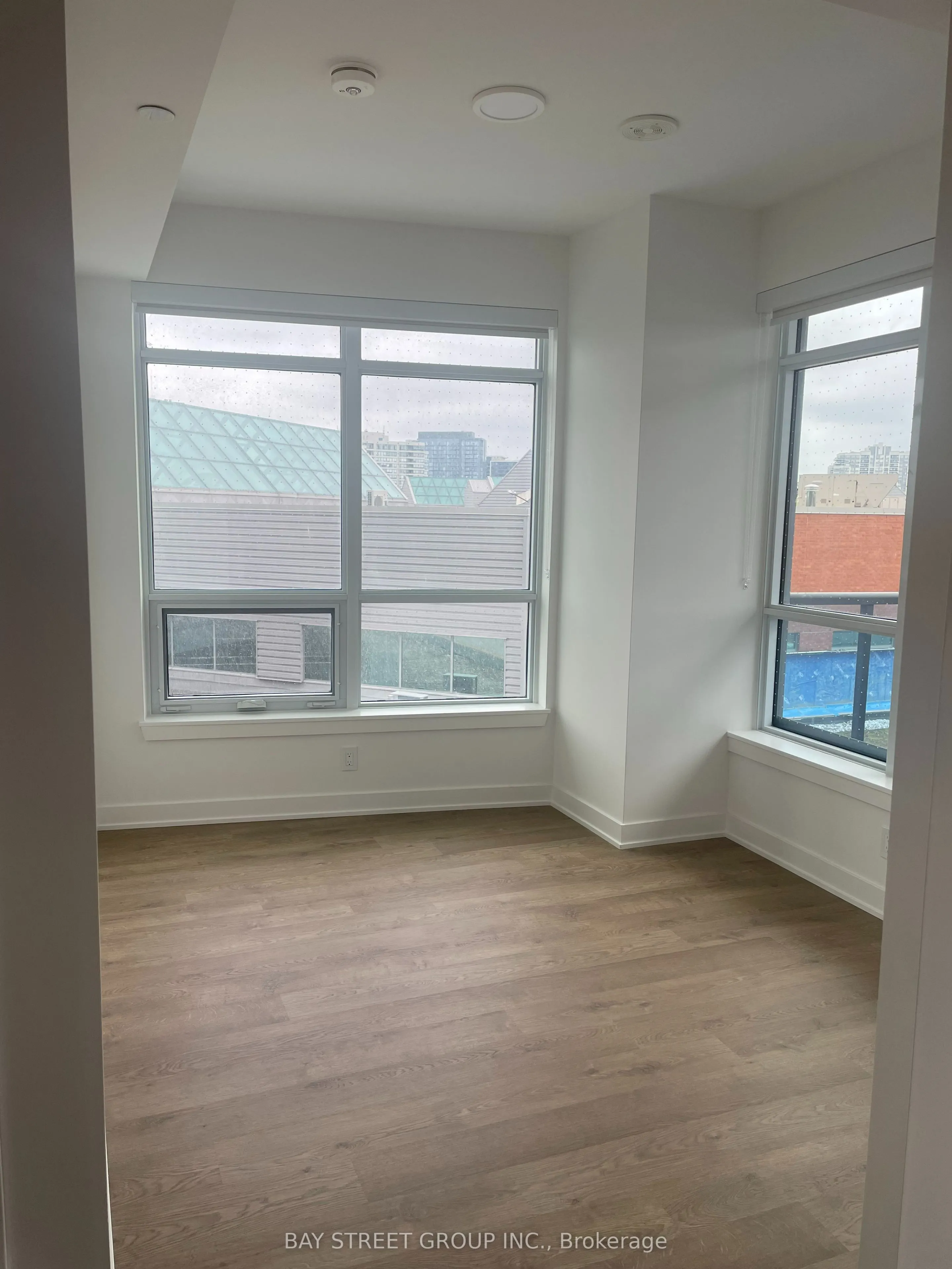 50 Upper Mall Way, #329