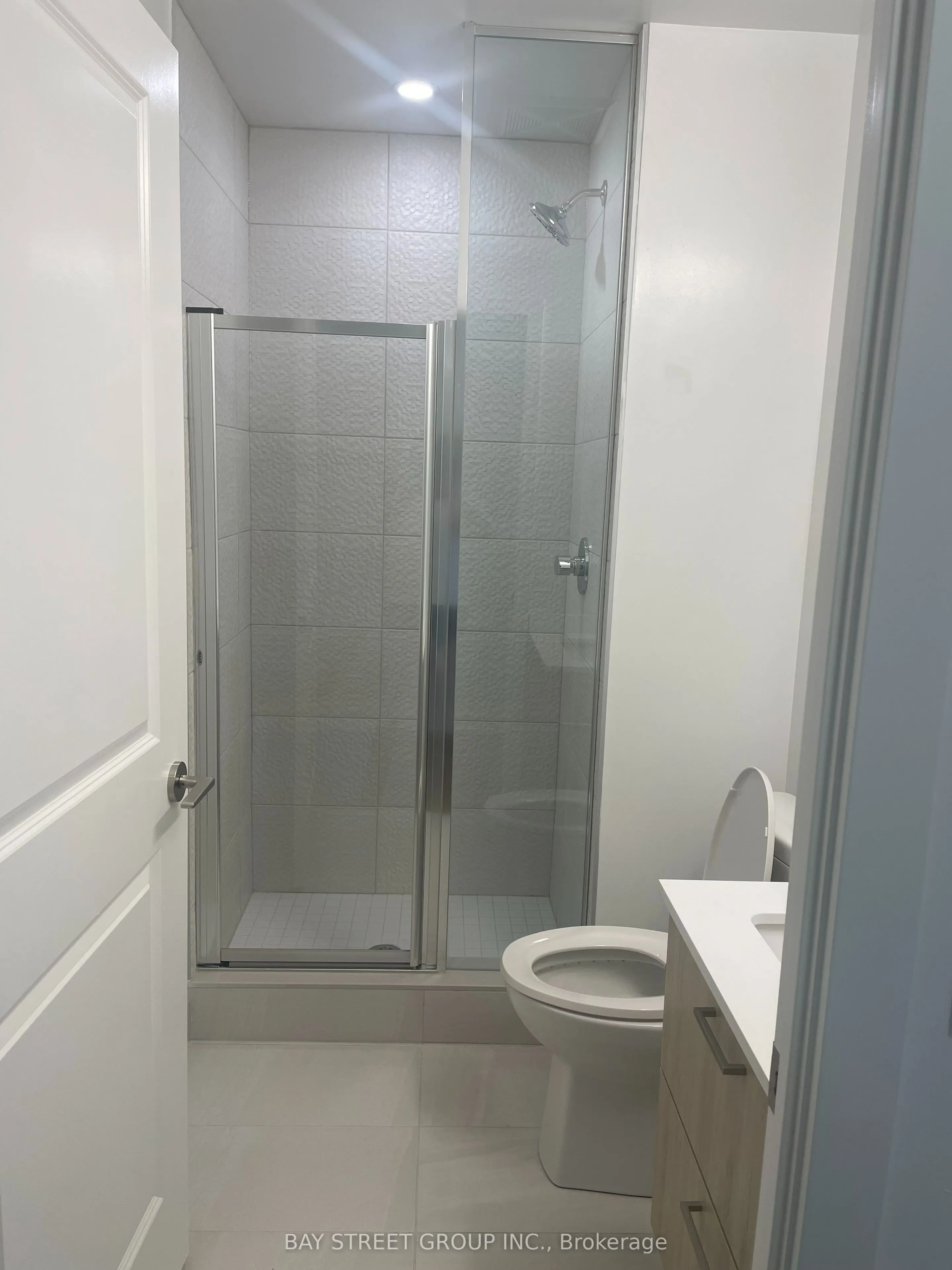 50 Upper Mall Way, #329
