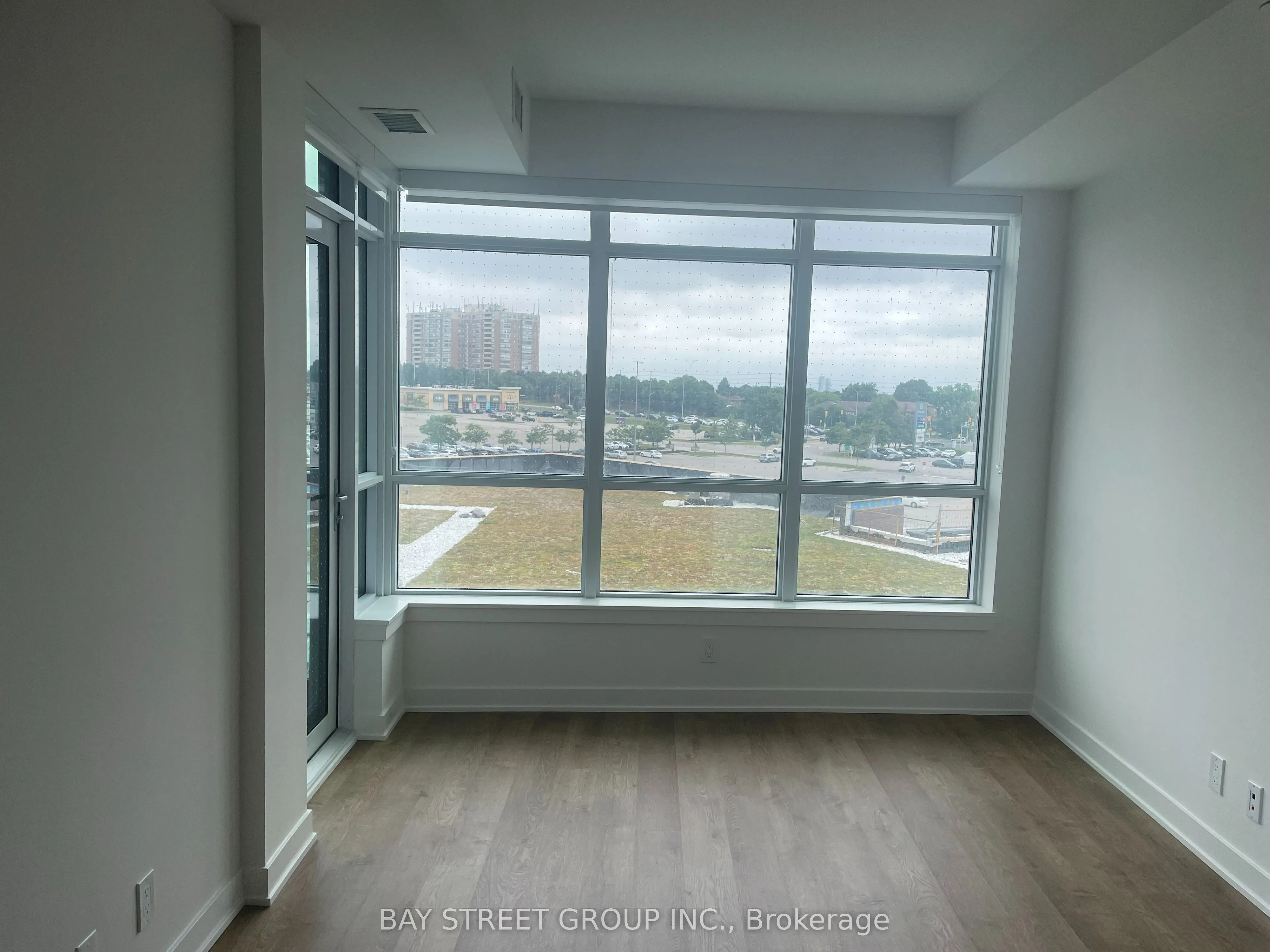 50 Upper Mall Way, #329