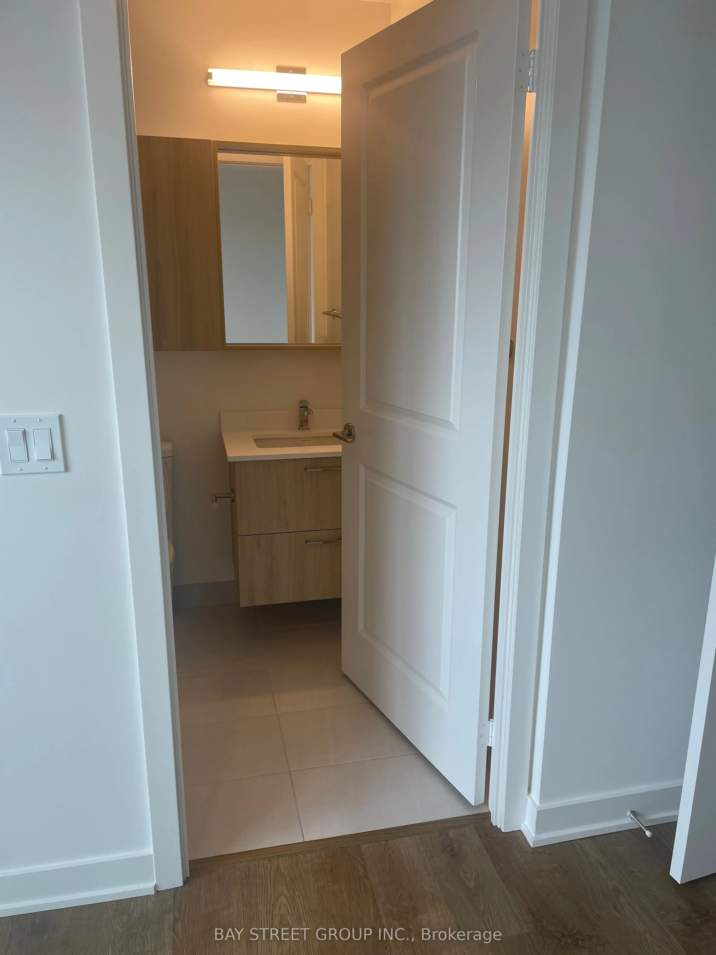 50 Upper Mall Way, #329