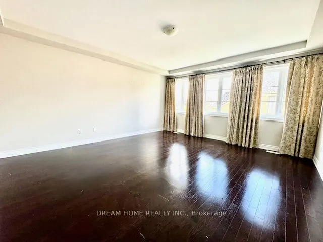 28 Larkin Avenue