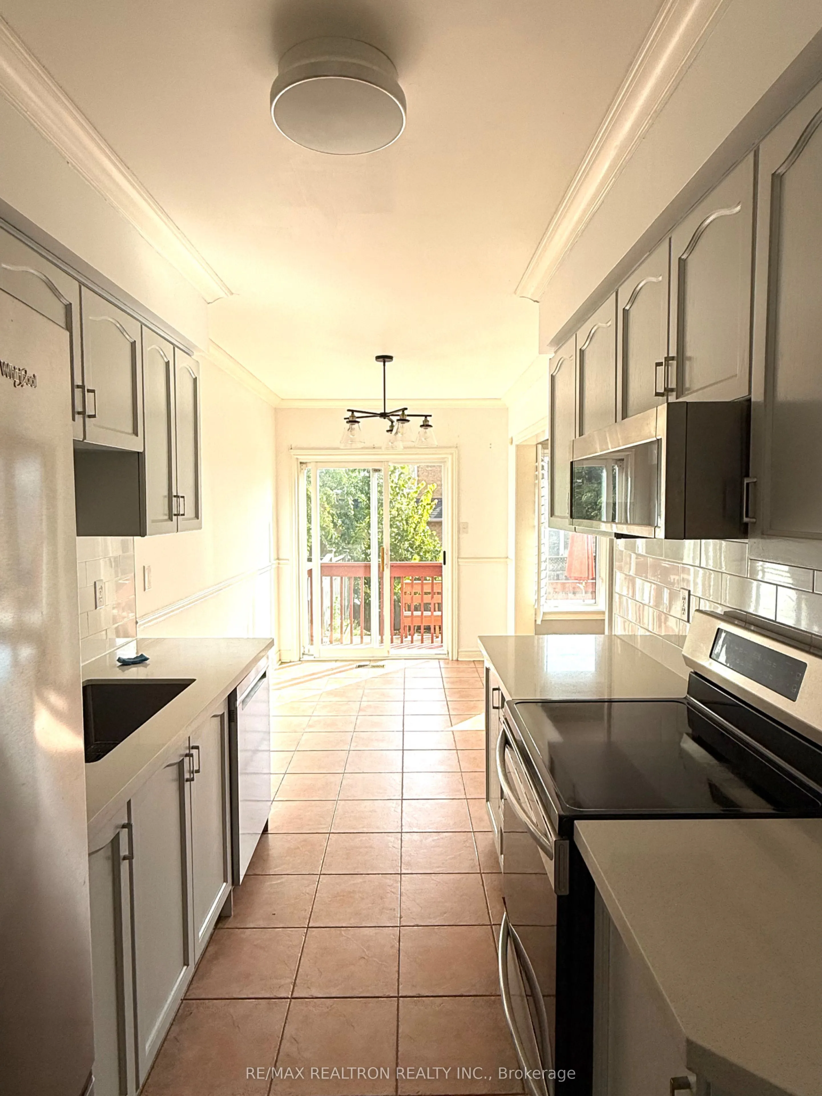 165 Warwick Crescent, #Main and Upper
