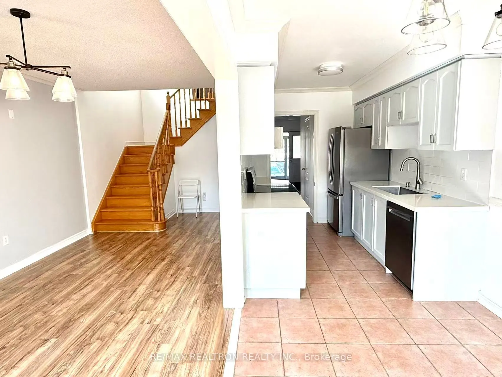 165 Warwick Crescent, #Main and Upper