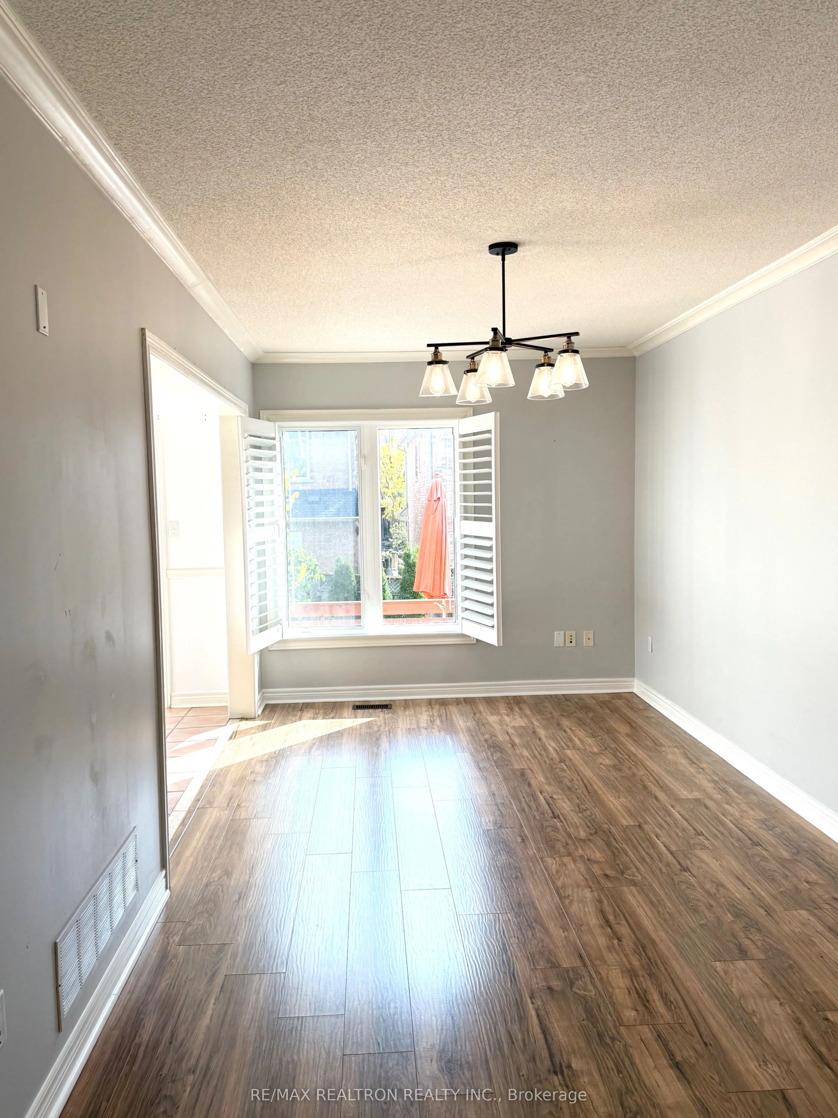 165 Warwick Crescent, #Main and Upper