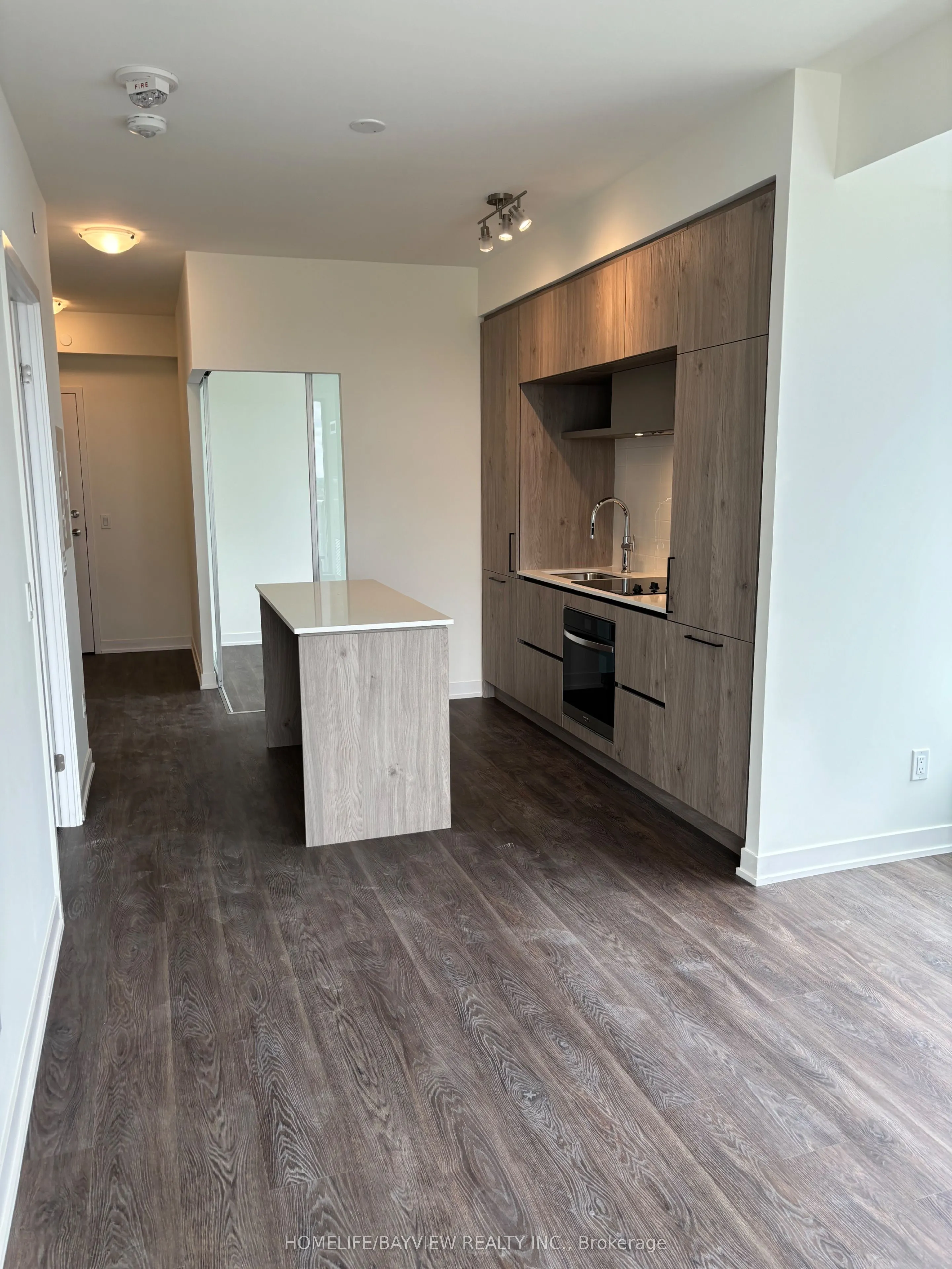 2 David Eyer Road, #930
