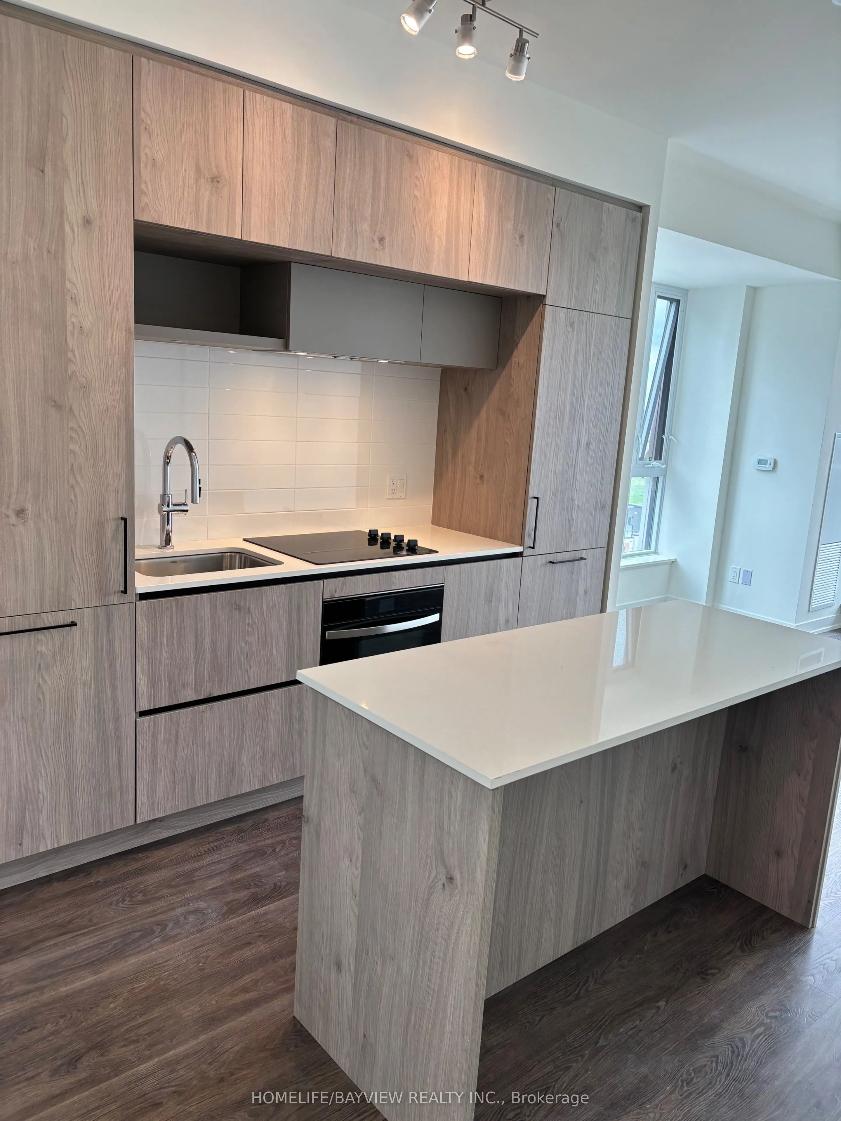 2 David Eyer Road, #930