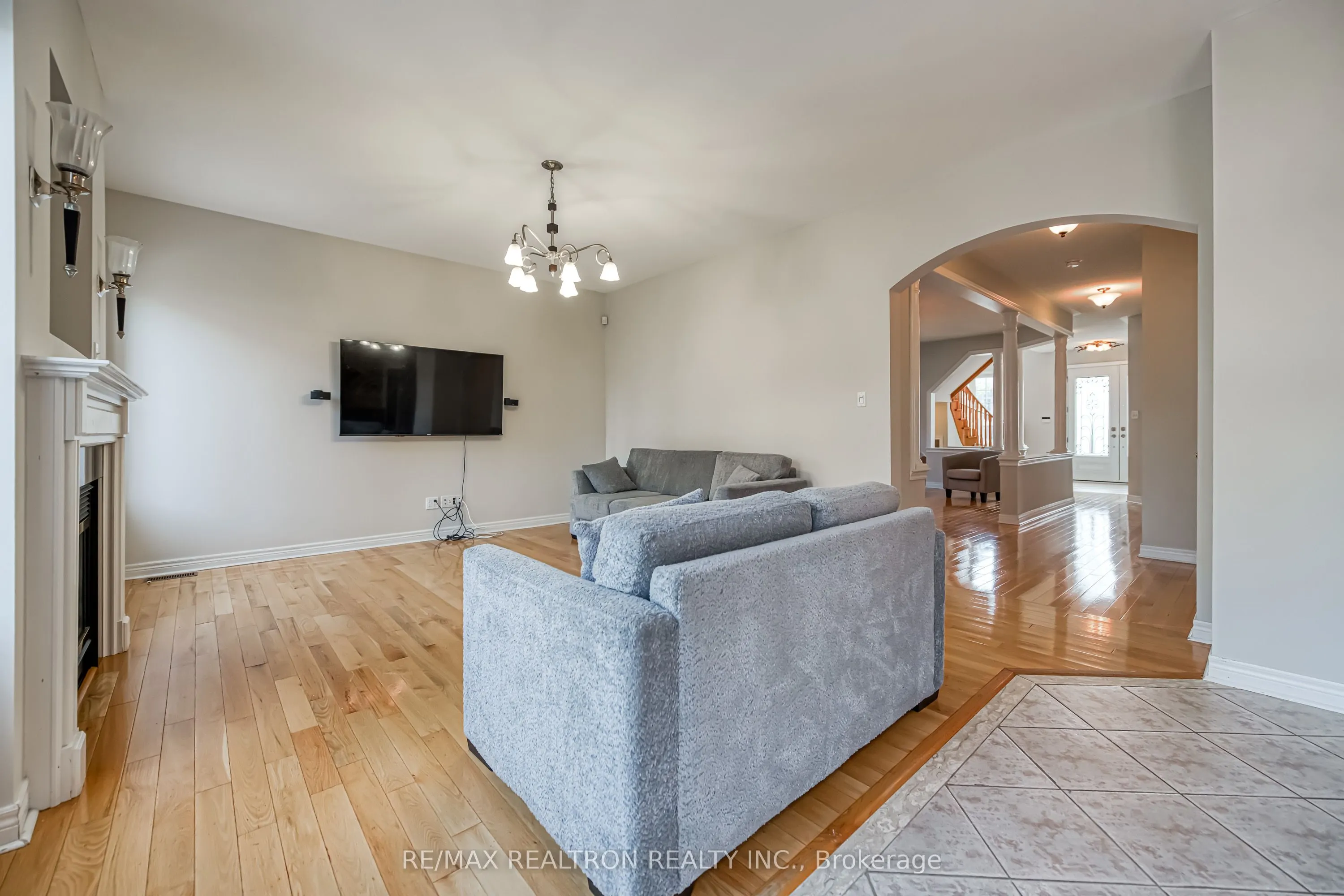 73 Adastra Crescent