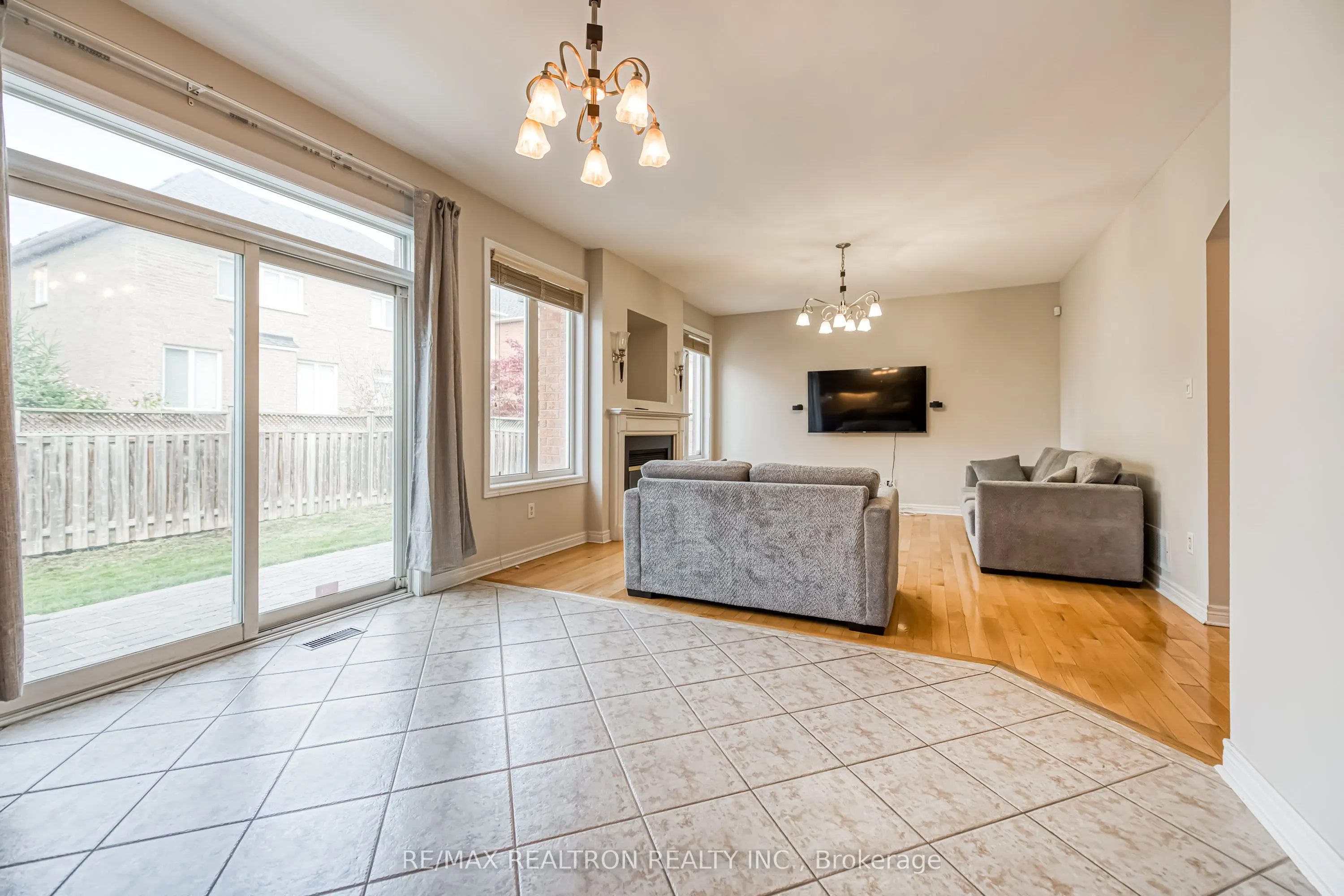 73 Adastra Crescent
