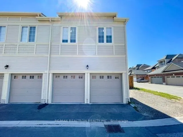 16 Arthur Dixon Street, #Coachhouse