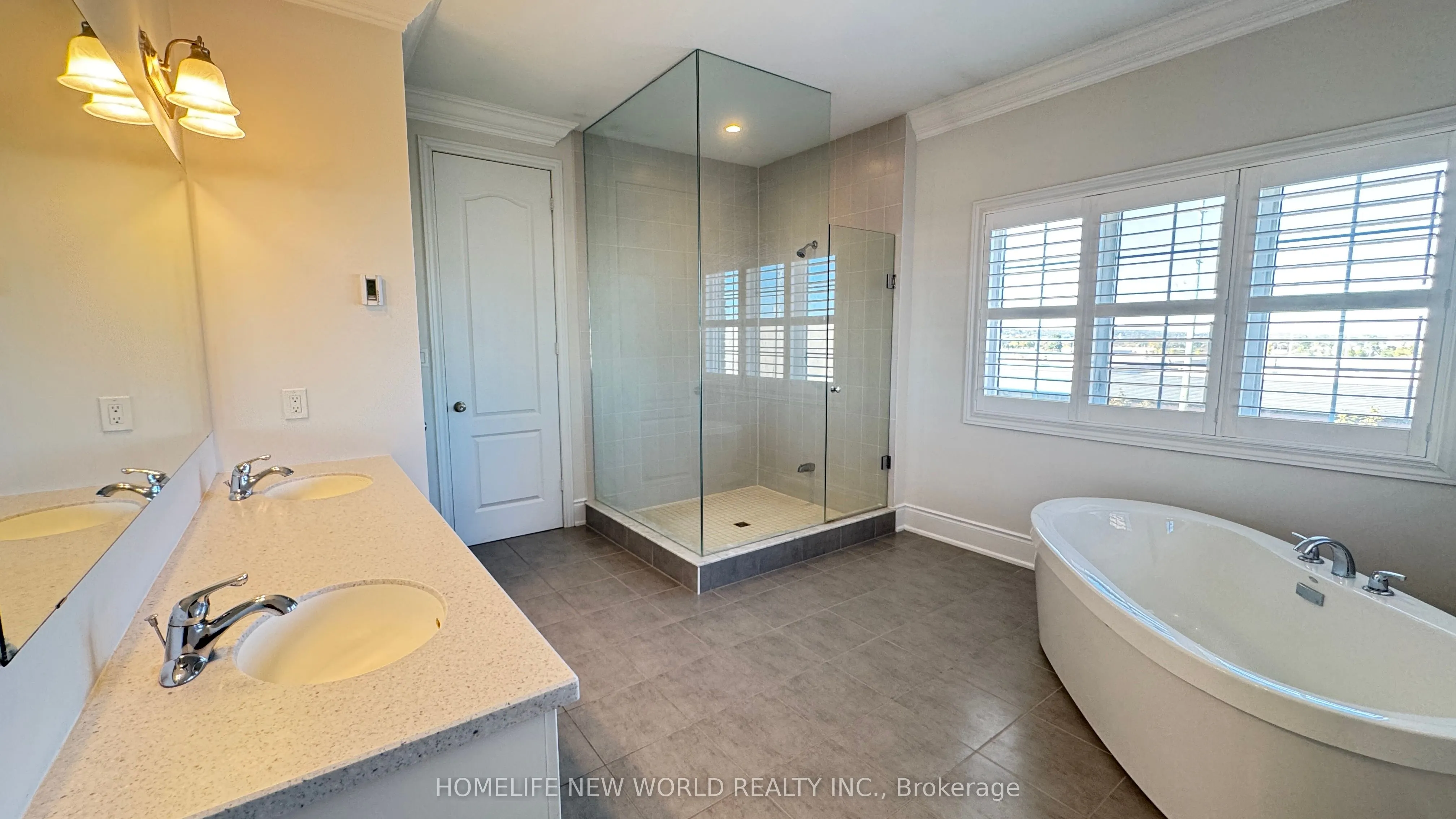 10 Ken Sinclair Crescent