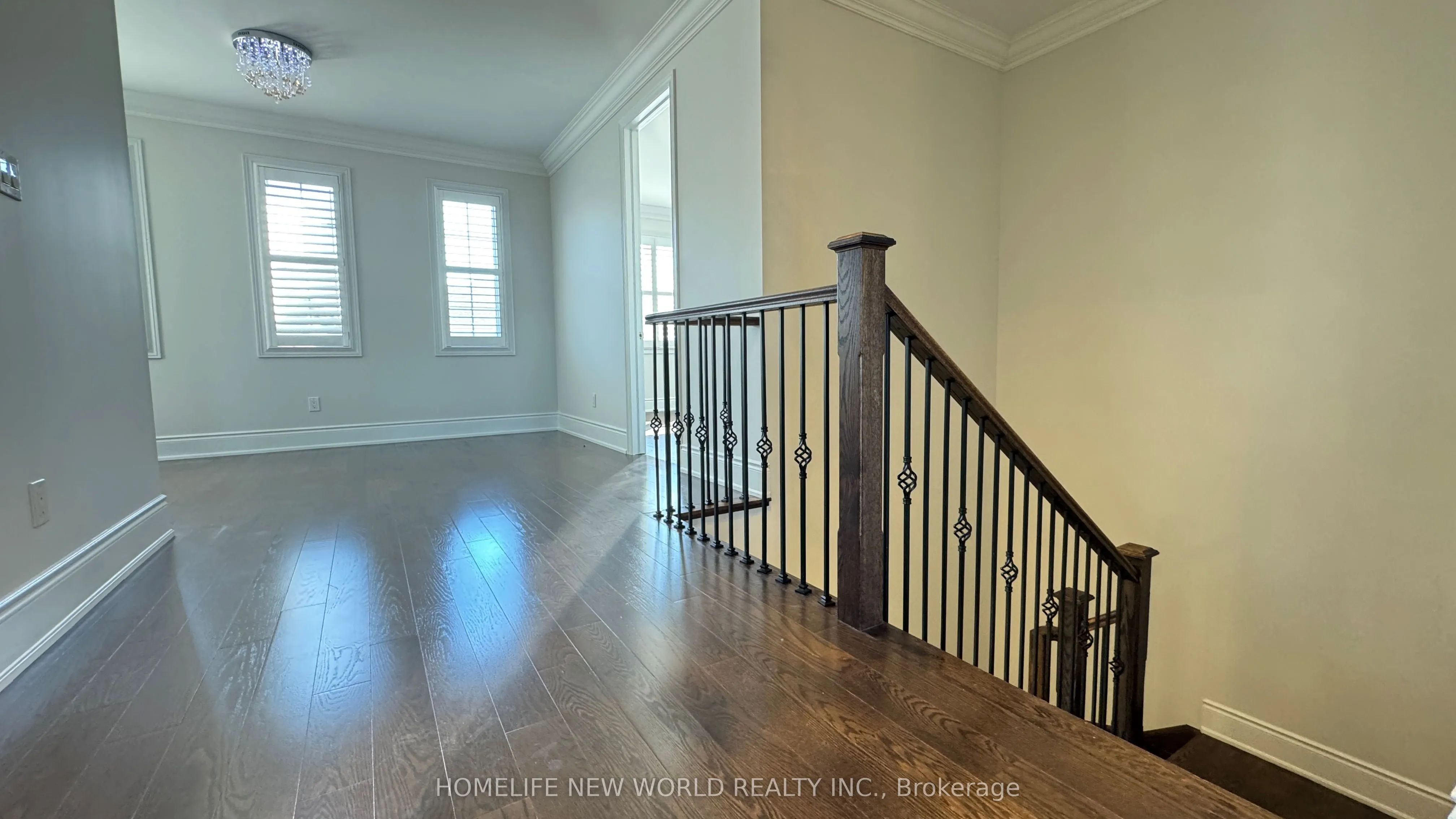 10 Ken Sinclair Crescent