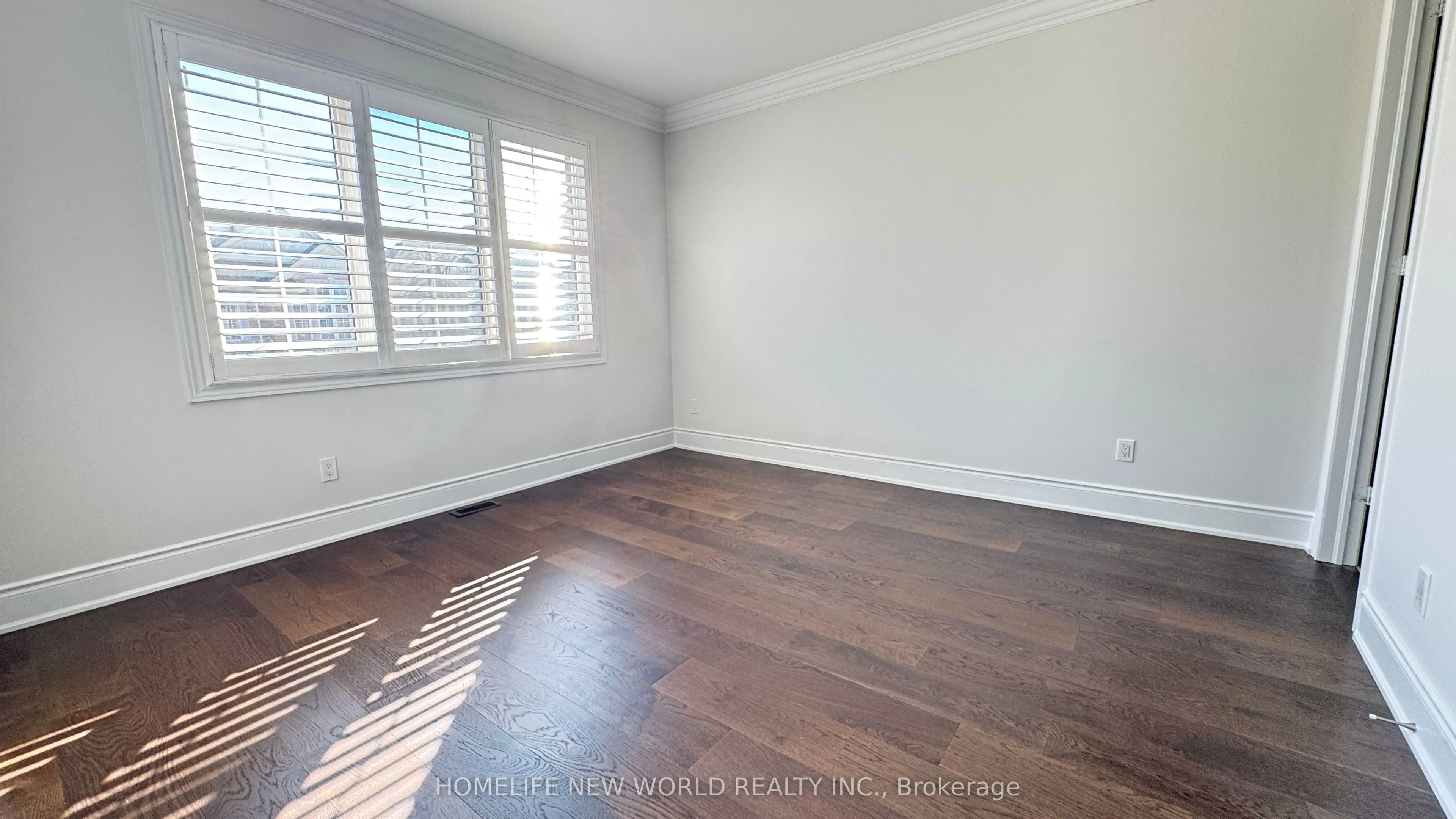 10 Ken Sinclair Crescent