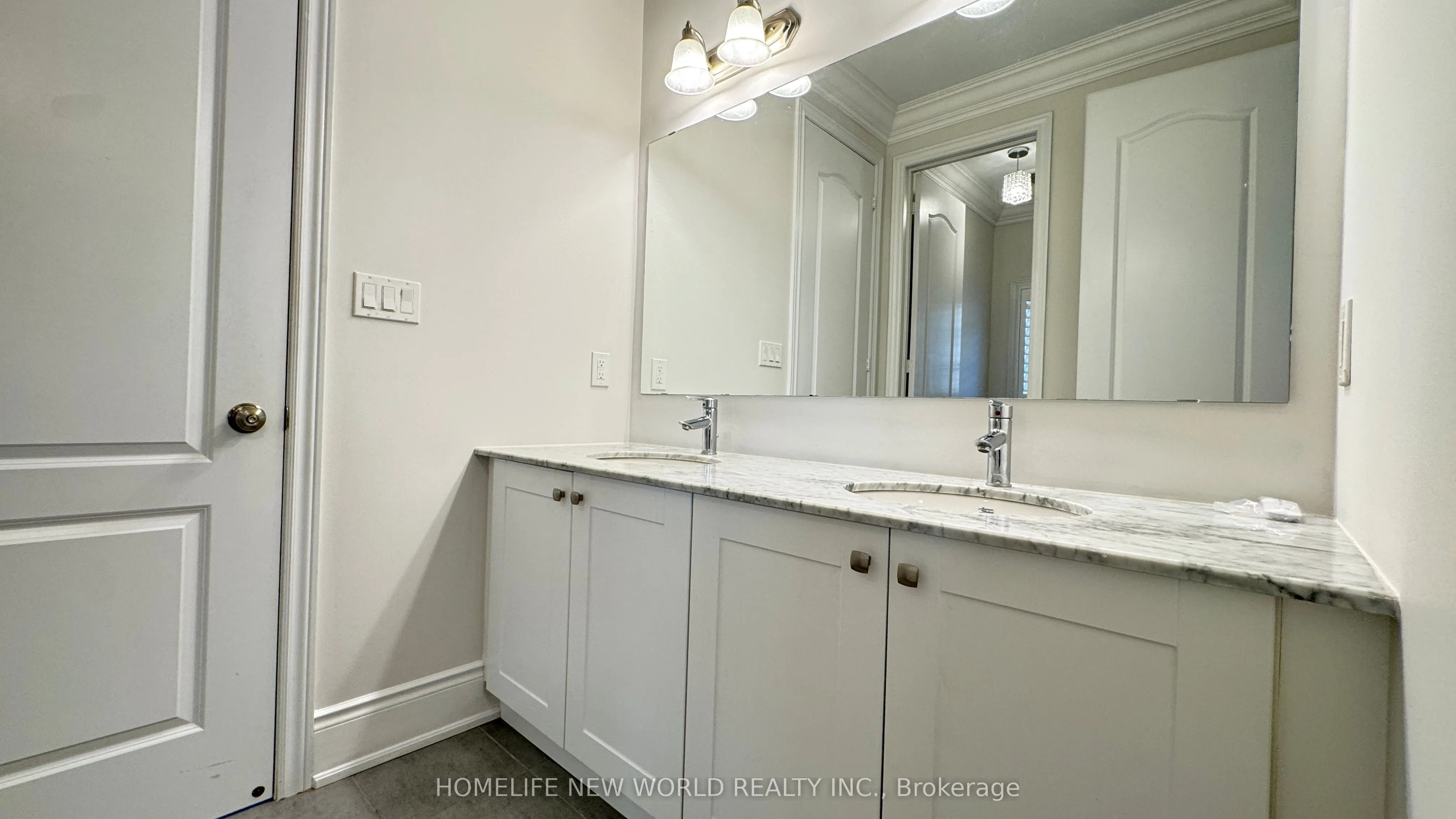 10 Ken Sinclair Crescent