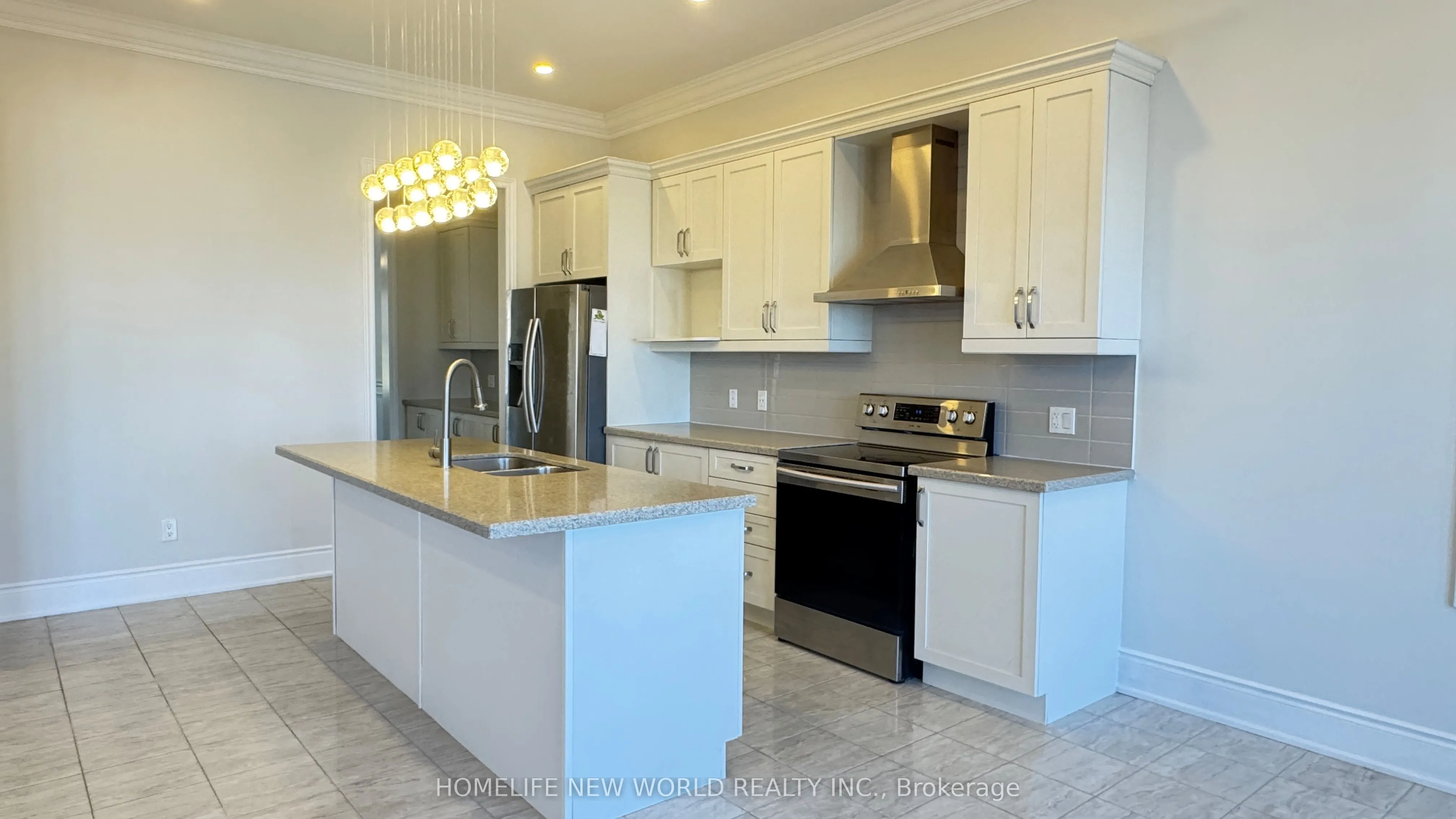 10 Ken Sinclair Crescent