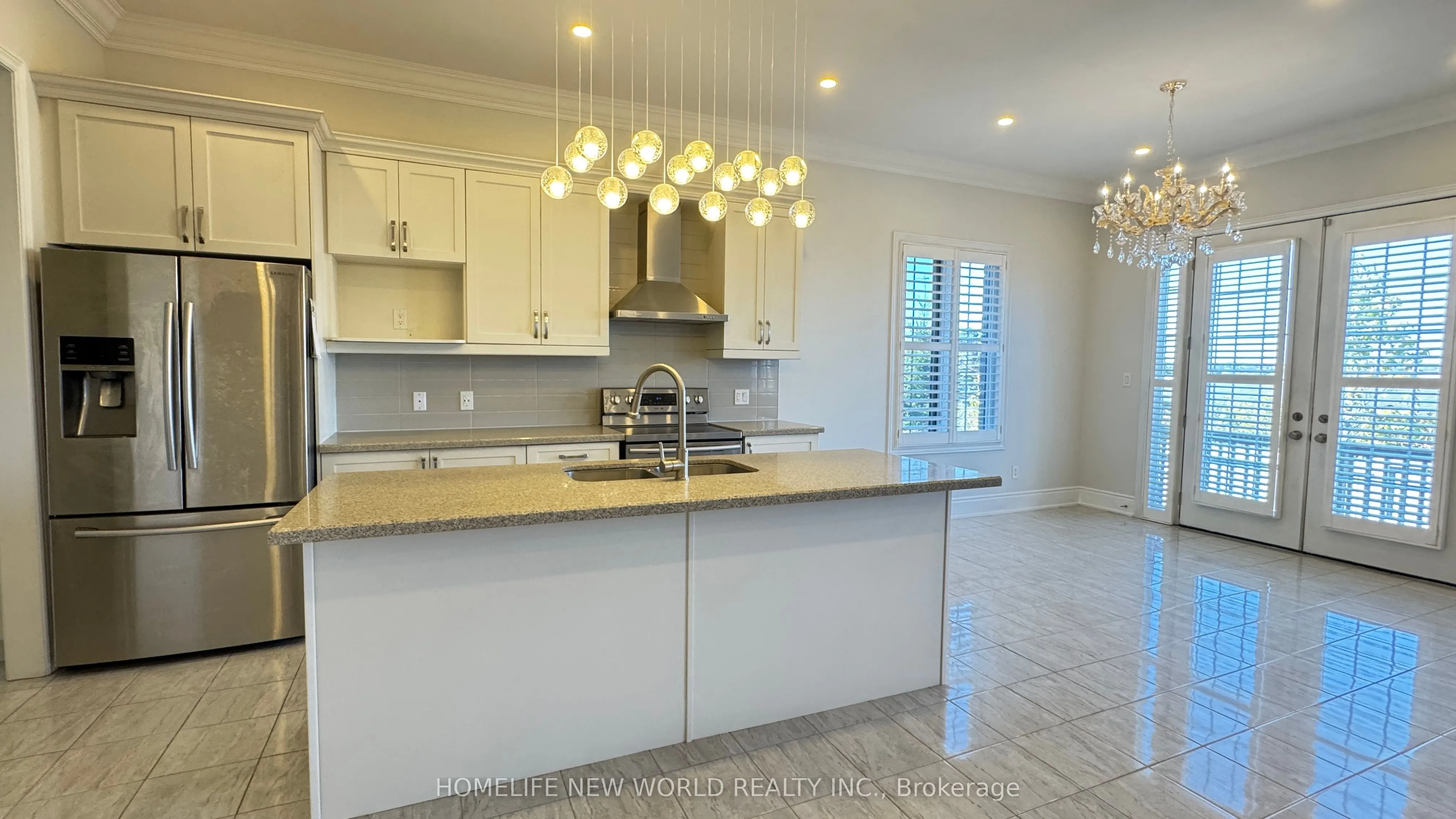 10 Ken Sinclair Crescent