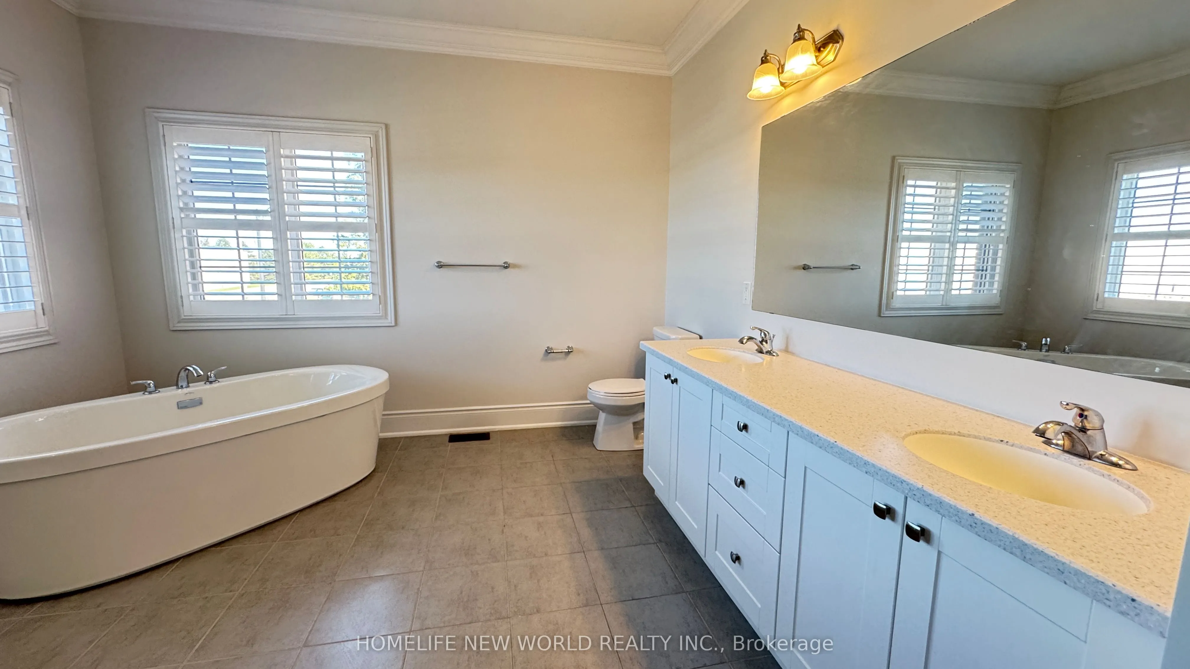 10 Ken Sinclair Crescent