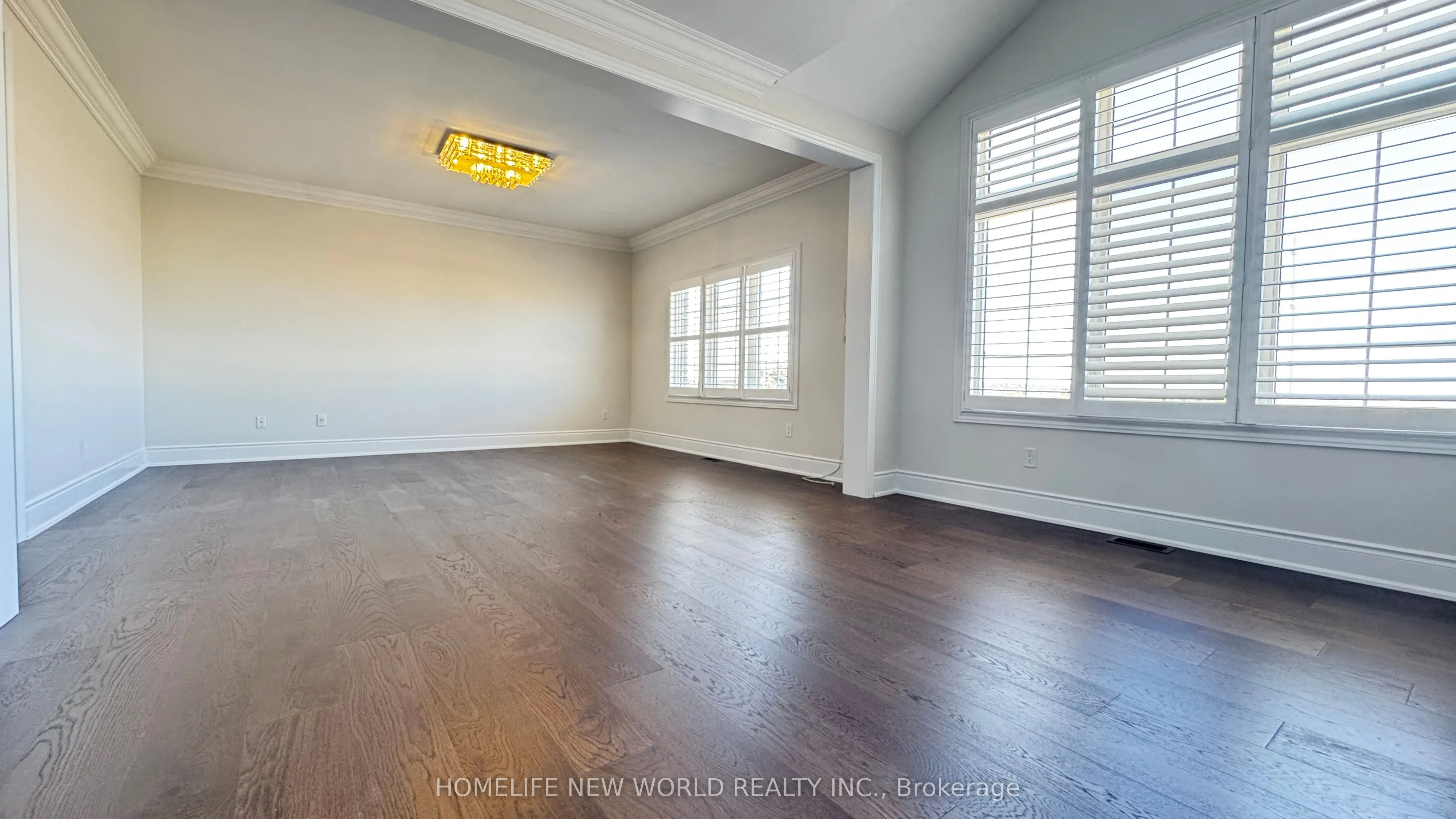 10 Ken Sinclair Crescent