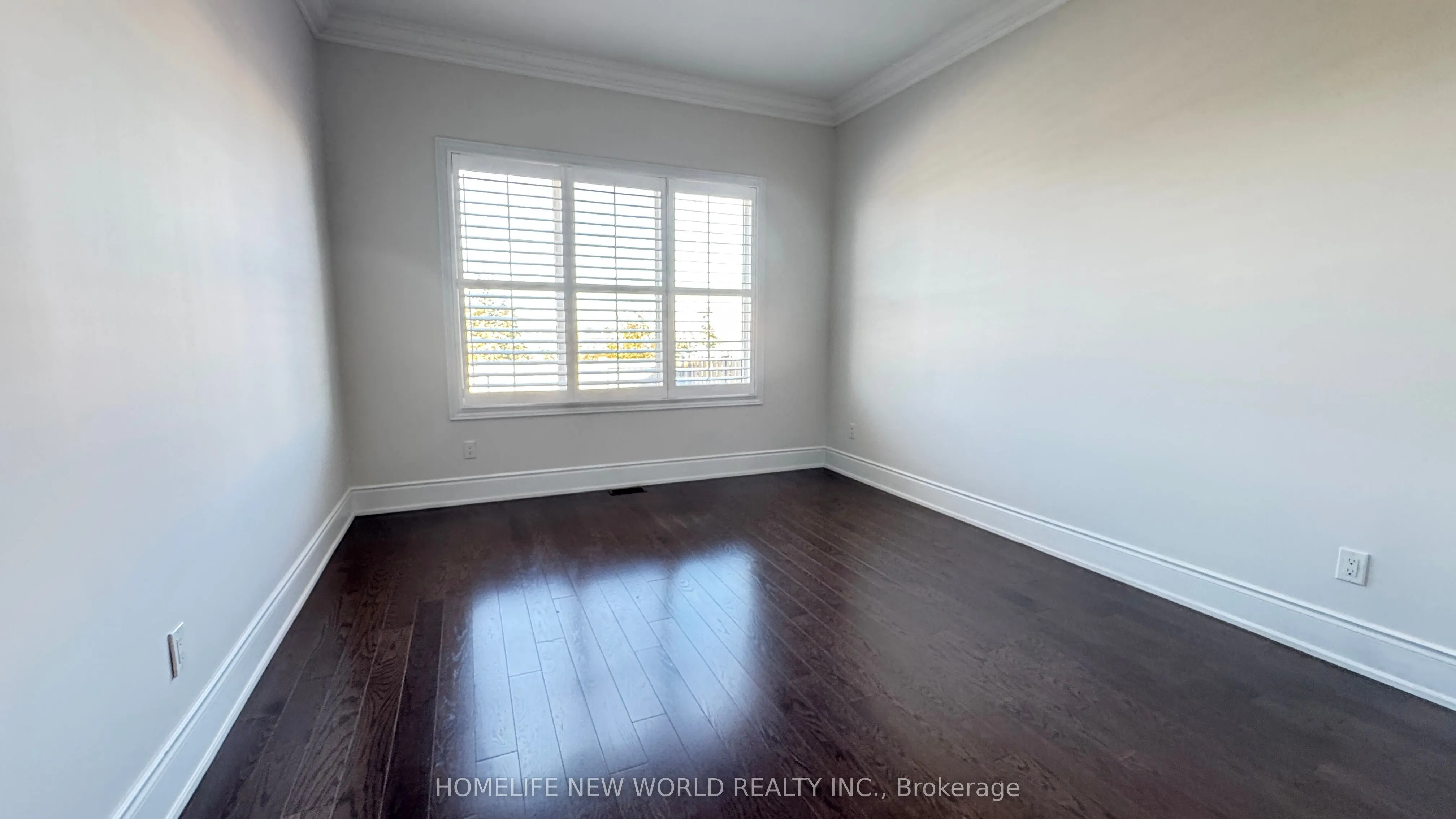 10 Ken Sinclair Crescent