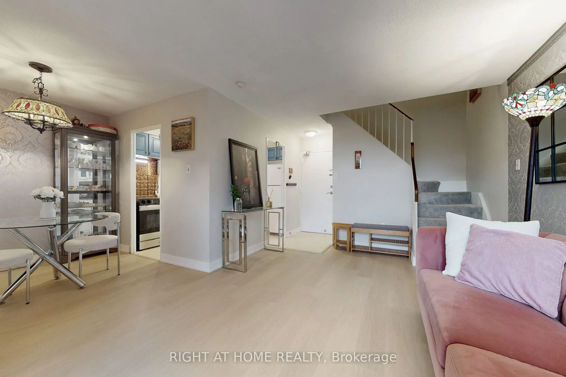 16 Elgin Street, #320