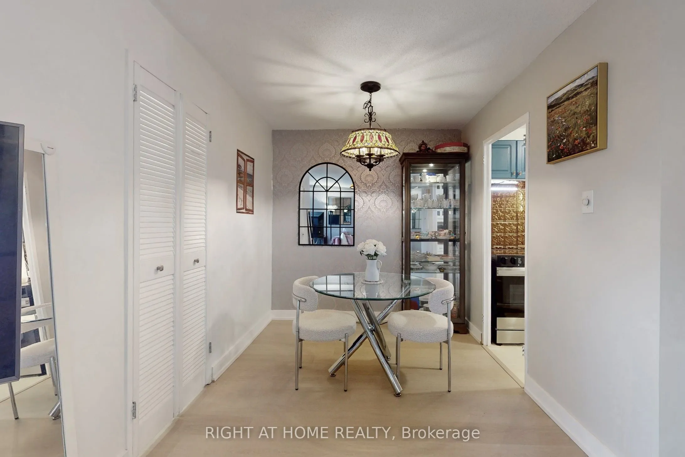 16 Elgin Street, #320