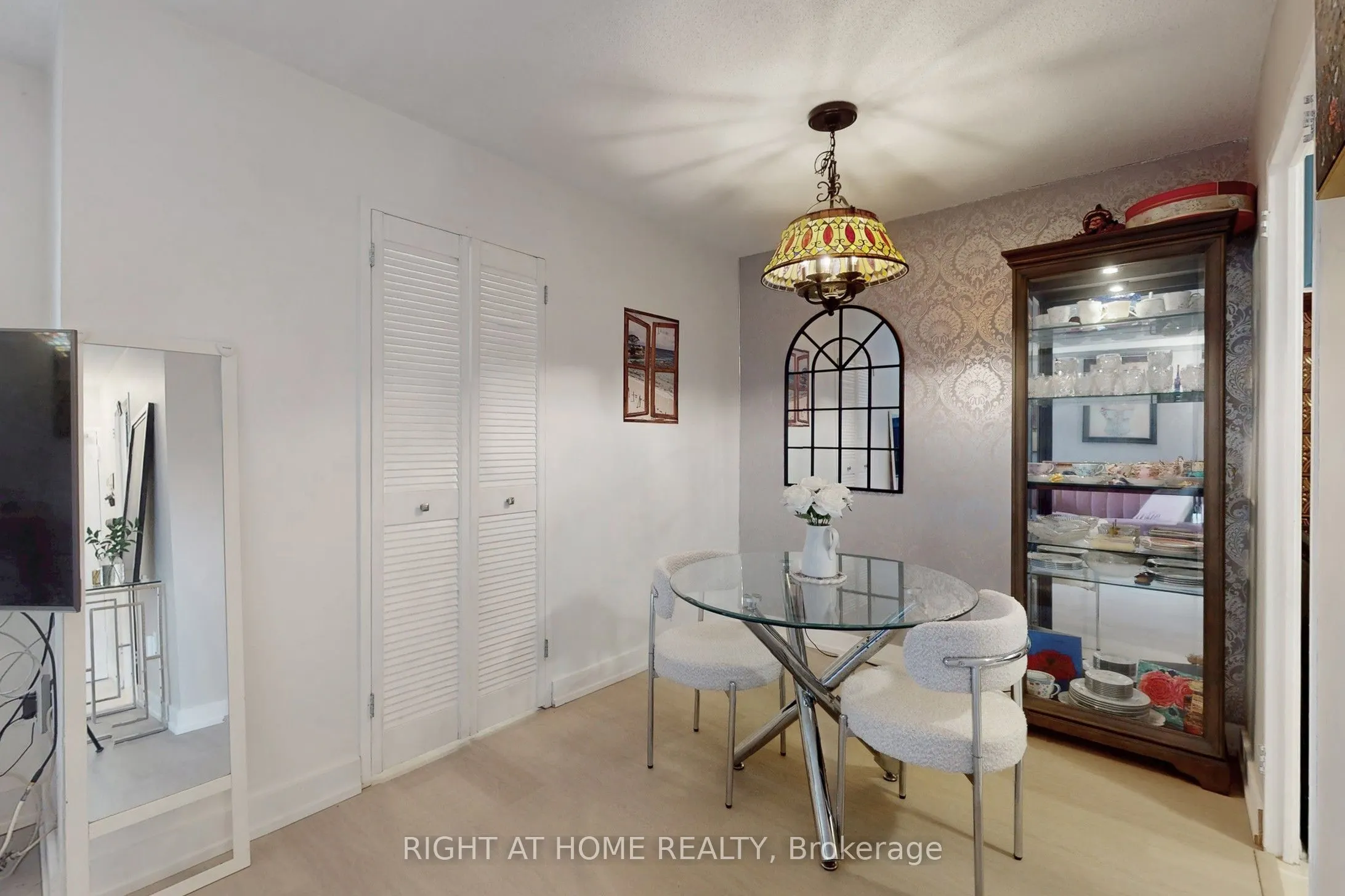 16 Elgin Street, #320